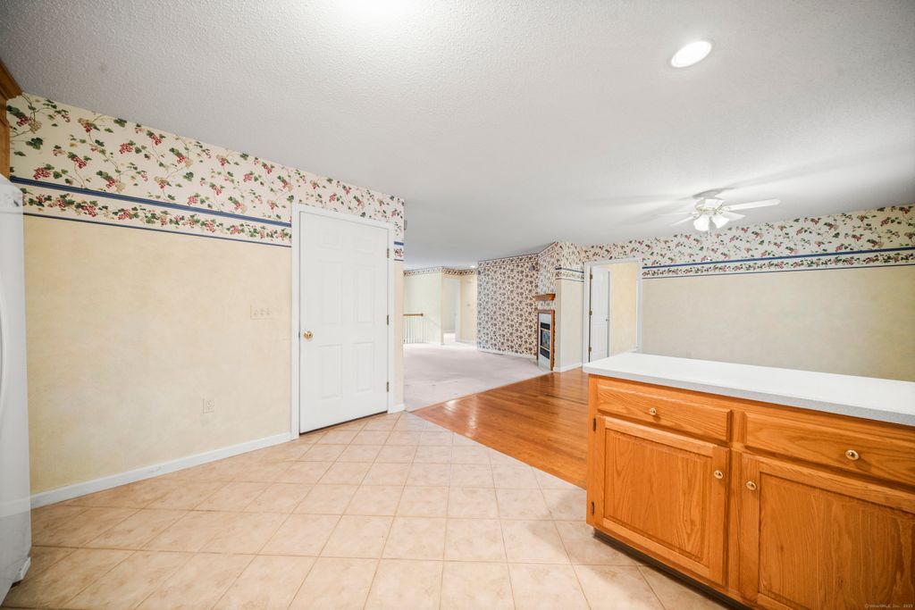 Photo of 7 Glenbrook Drive #7, Windsor Locks, CT 06096 (MLS # 24137850)