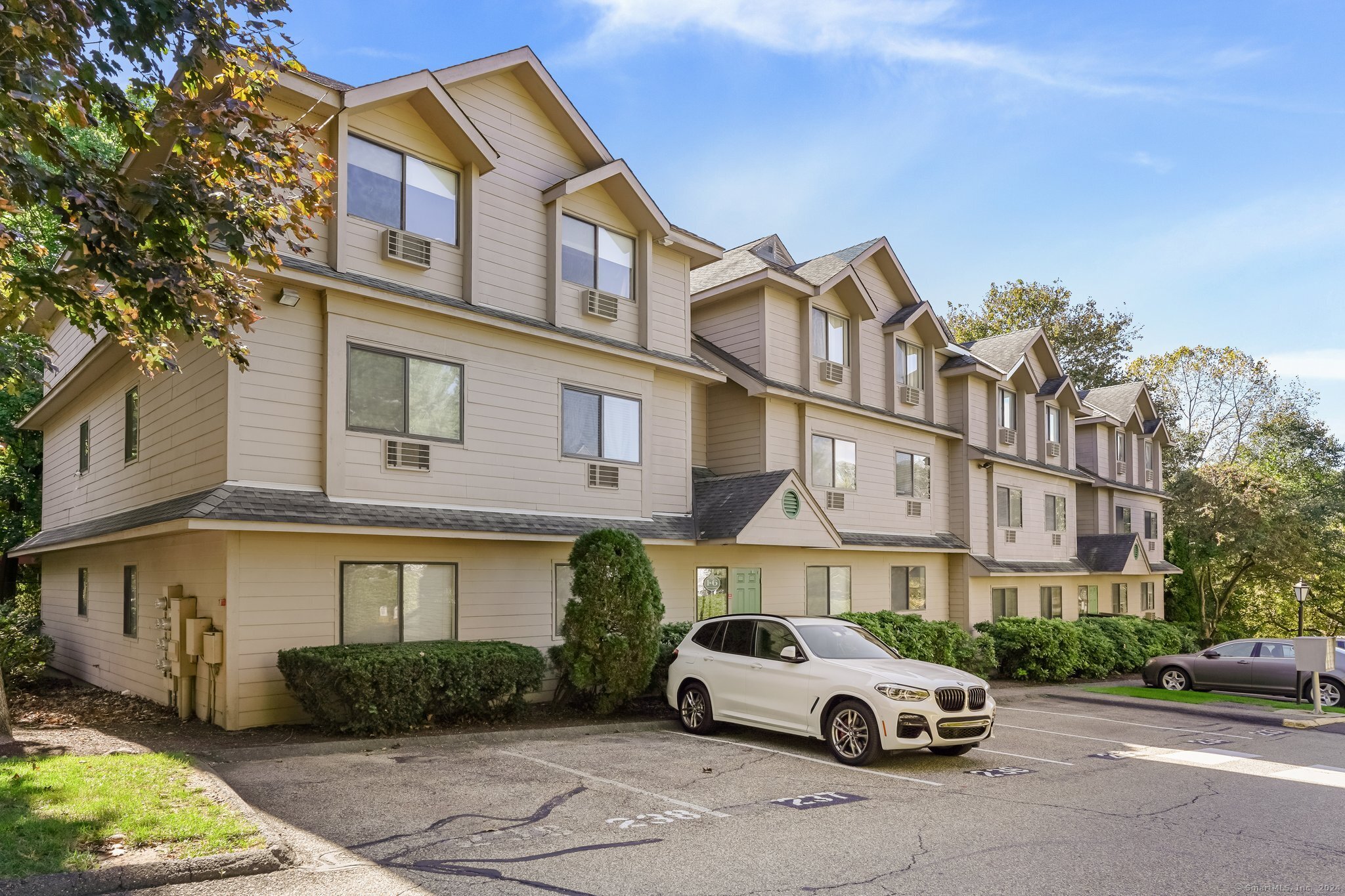 97 Richards Avenue Apt G10, Norwalk, Connecticut - 2 Bedrooms  
2 Bathrooms  
4 Rooms - 