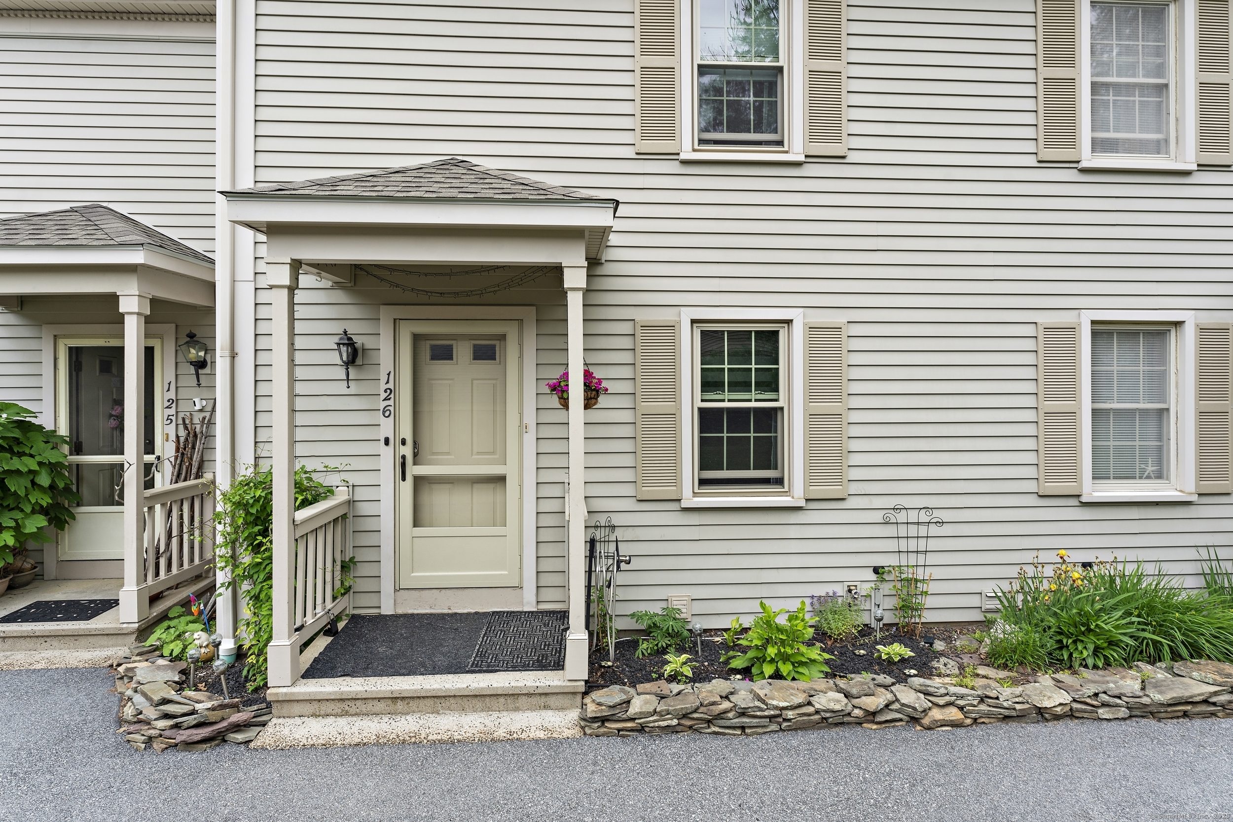 Property for Sale at Winsted Road 126, Torrington, Connecticut - Bedrooms: 2 
Bathrooms: 2 
Rooms: 5  - $235,900