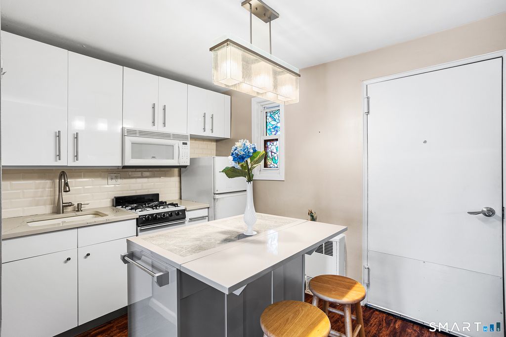 Photo of 700 Summer Street #APT 6G, Stamford, CT 06901 (MLS # 24148008)