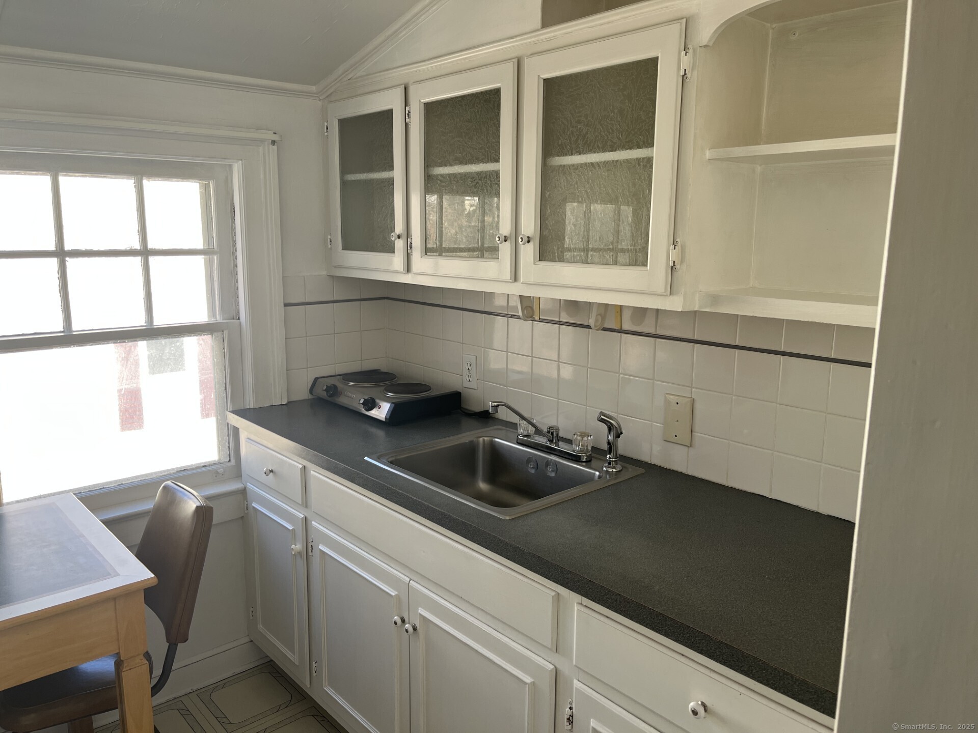 Stamford, Connecticut 06907, United States, 1 Bedroom Bedrooms, ,1 BathroomBathrooms,Residential,Active,5951