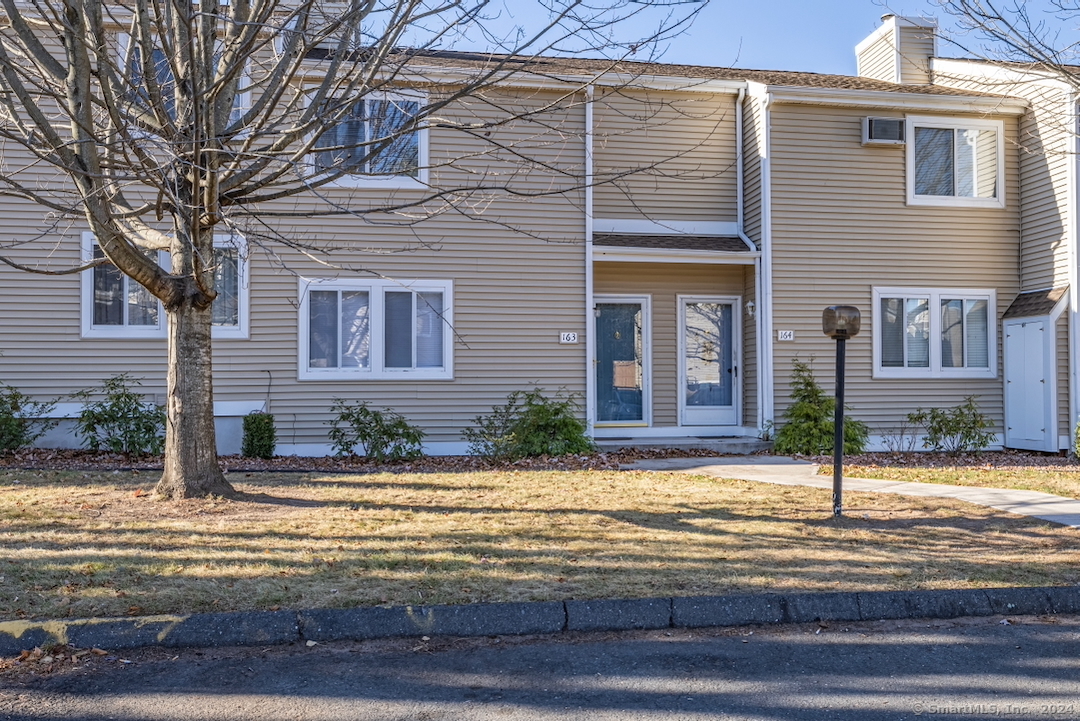 60 Old Town Road 163, Vernon, Connecticut - 2 Bedrooms  
2 Bathrooms  
4 Rooms - 