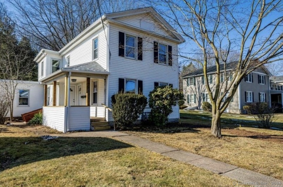 Rental Property at Whitney Avenue 2, Hamden, Connecticut - Bedrooms: 2 
Bathrooms: 1 
Rooms: 4  - $1,700 MO.
