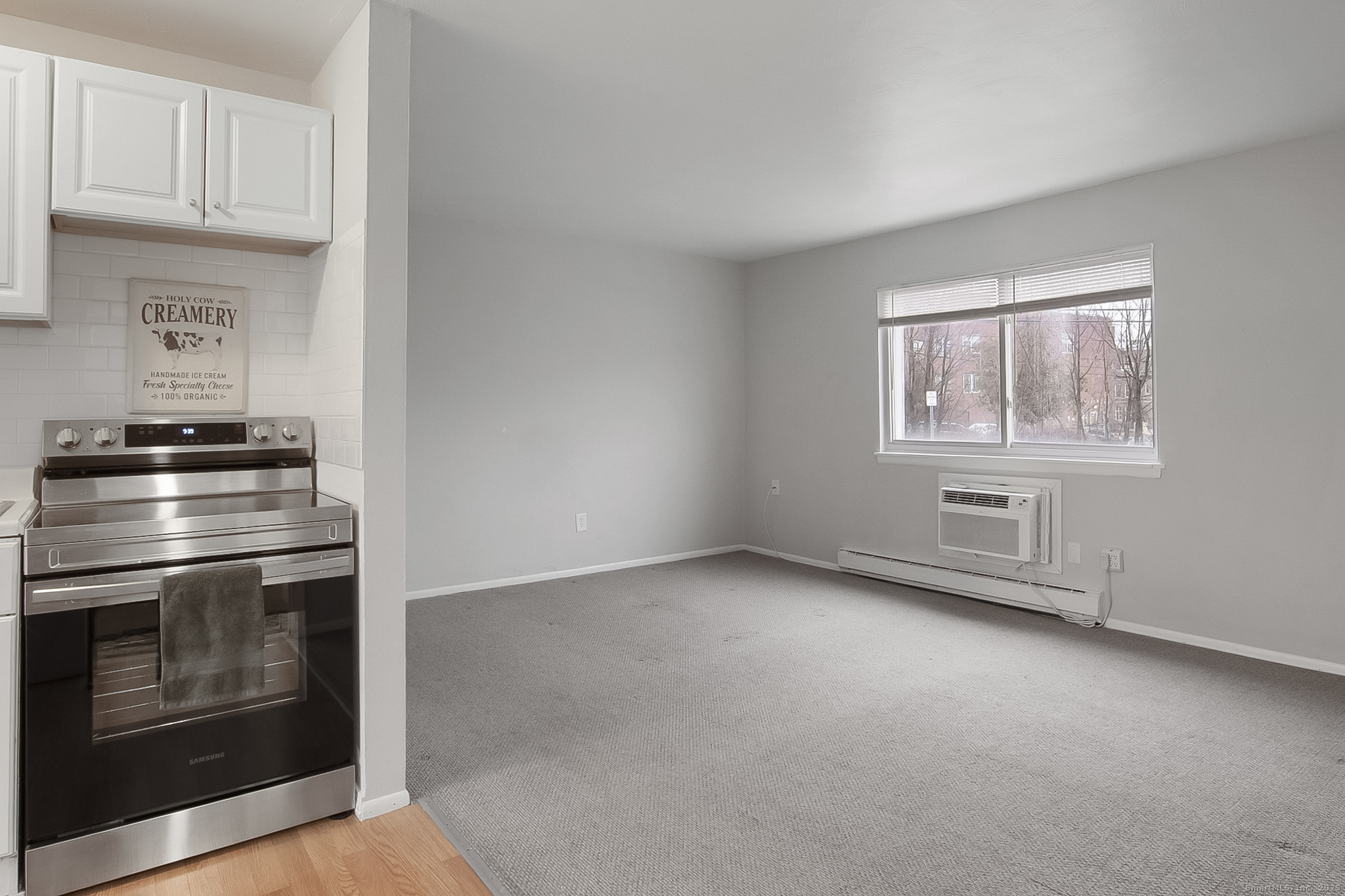 Rental Property at Woodbury Avenue 1D, Norwalk, Connecticut - Bathrooms: 1 
Rooms: 1  - $1,650 MO.