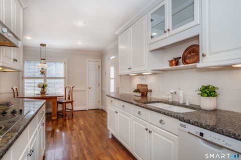 Tiny photo for 3 Shirecrest #3, Avon, CT 06001 (MLS # 24165675)