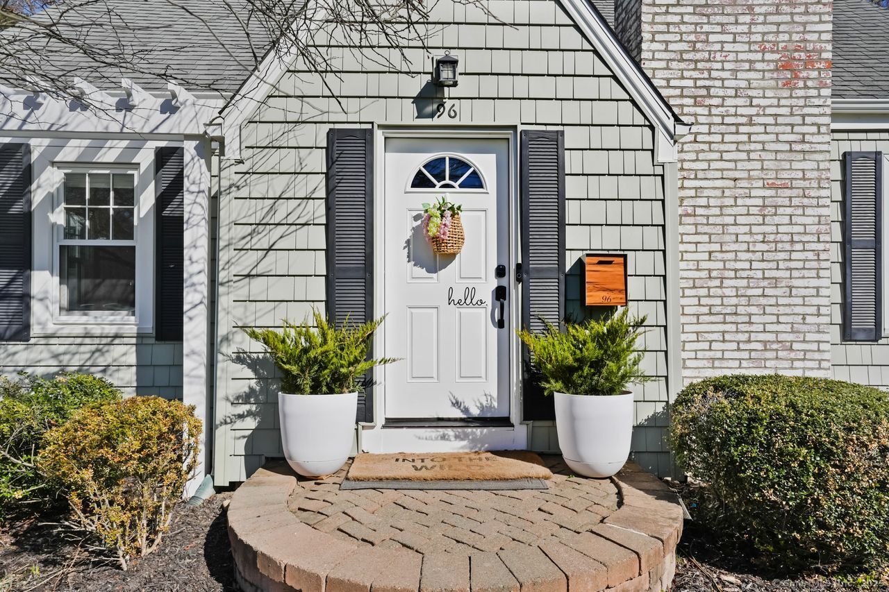 96 Quaker Lane, West Hartford, Connecticut image 2
