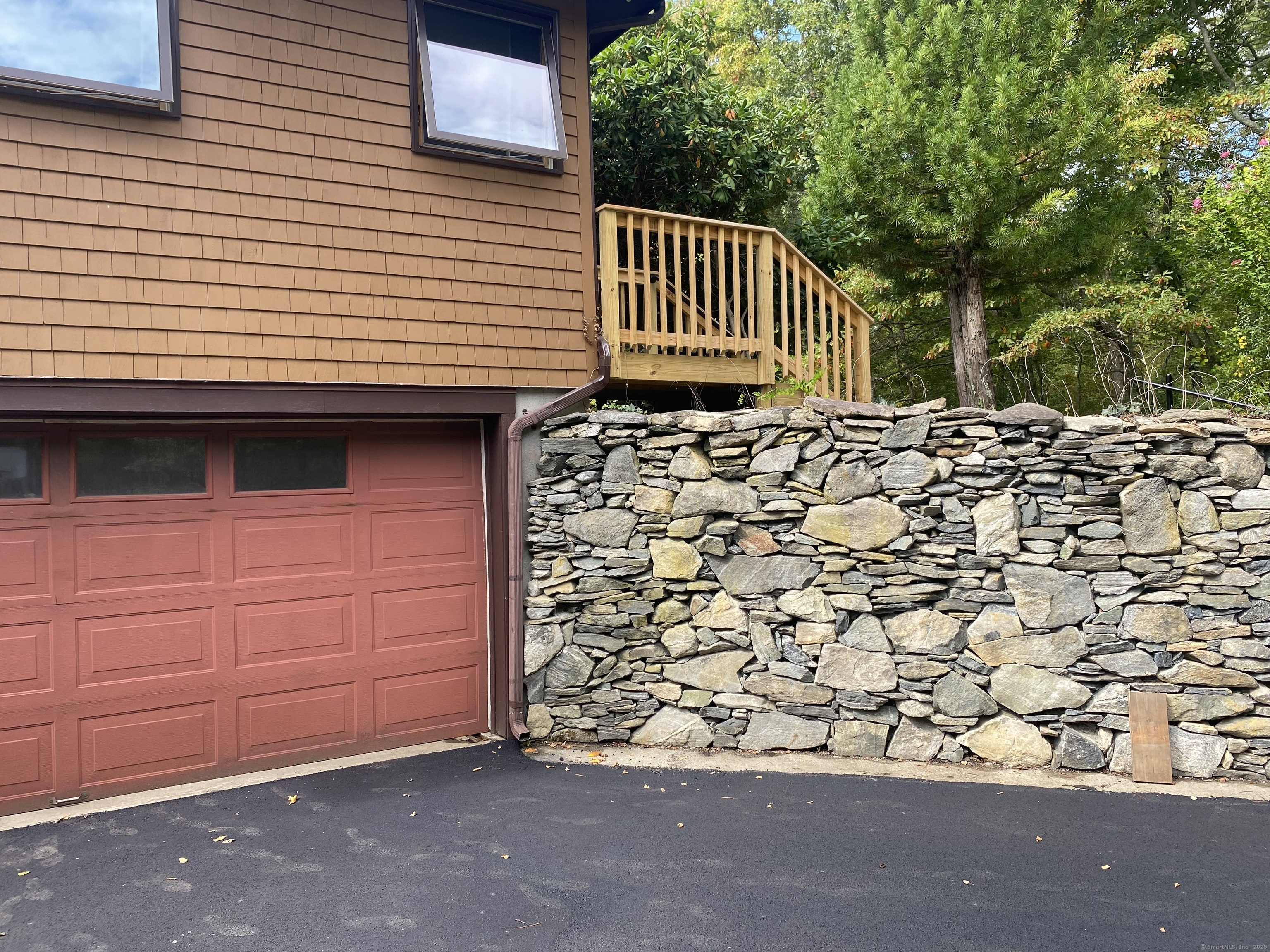 Voluntown, Connecticut 06384, United States, ,1 BathroomBathrooms,Residential,Active,231170