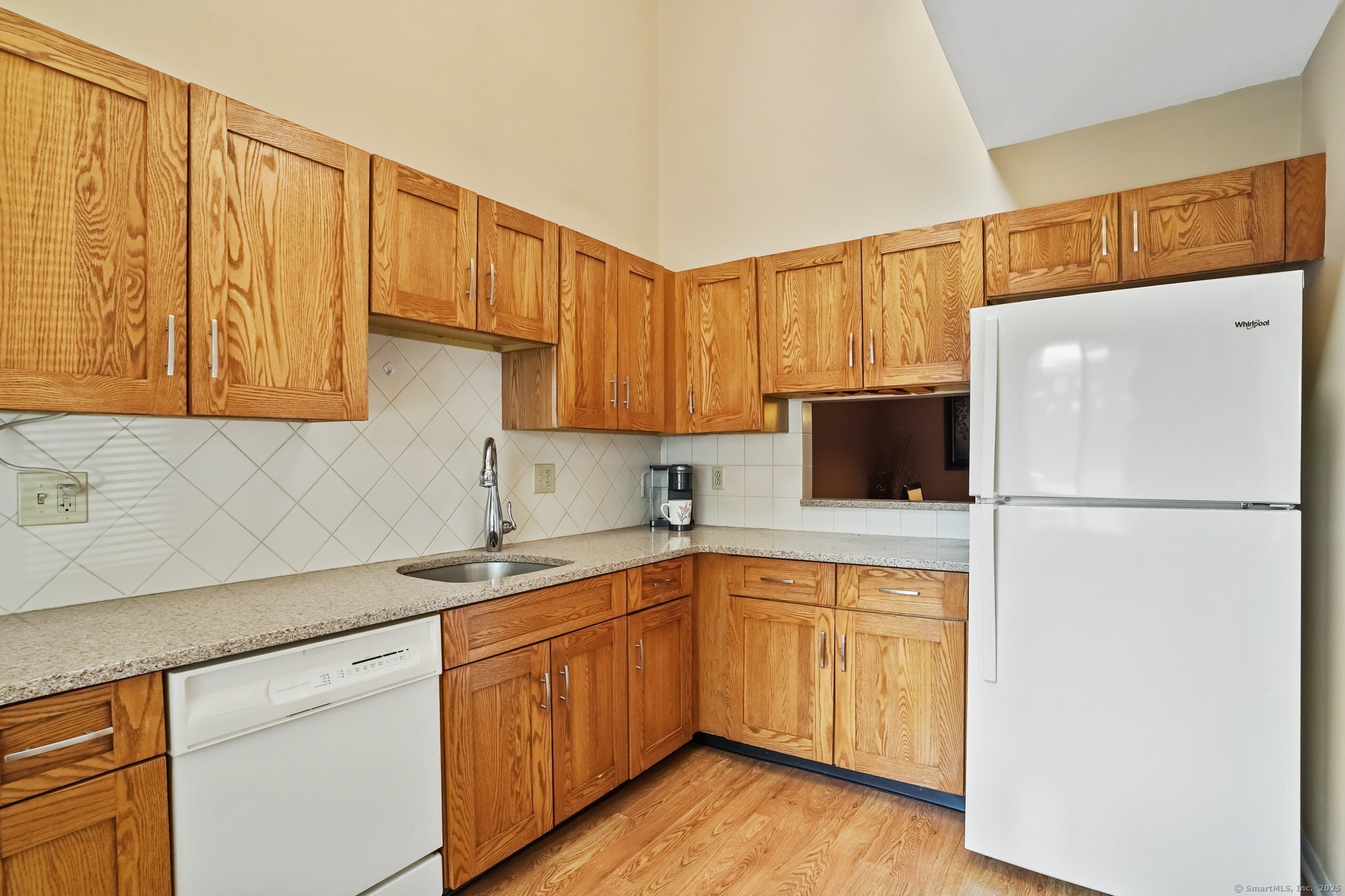 2437 Bedford Street E5