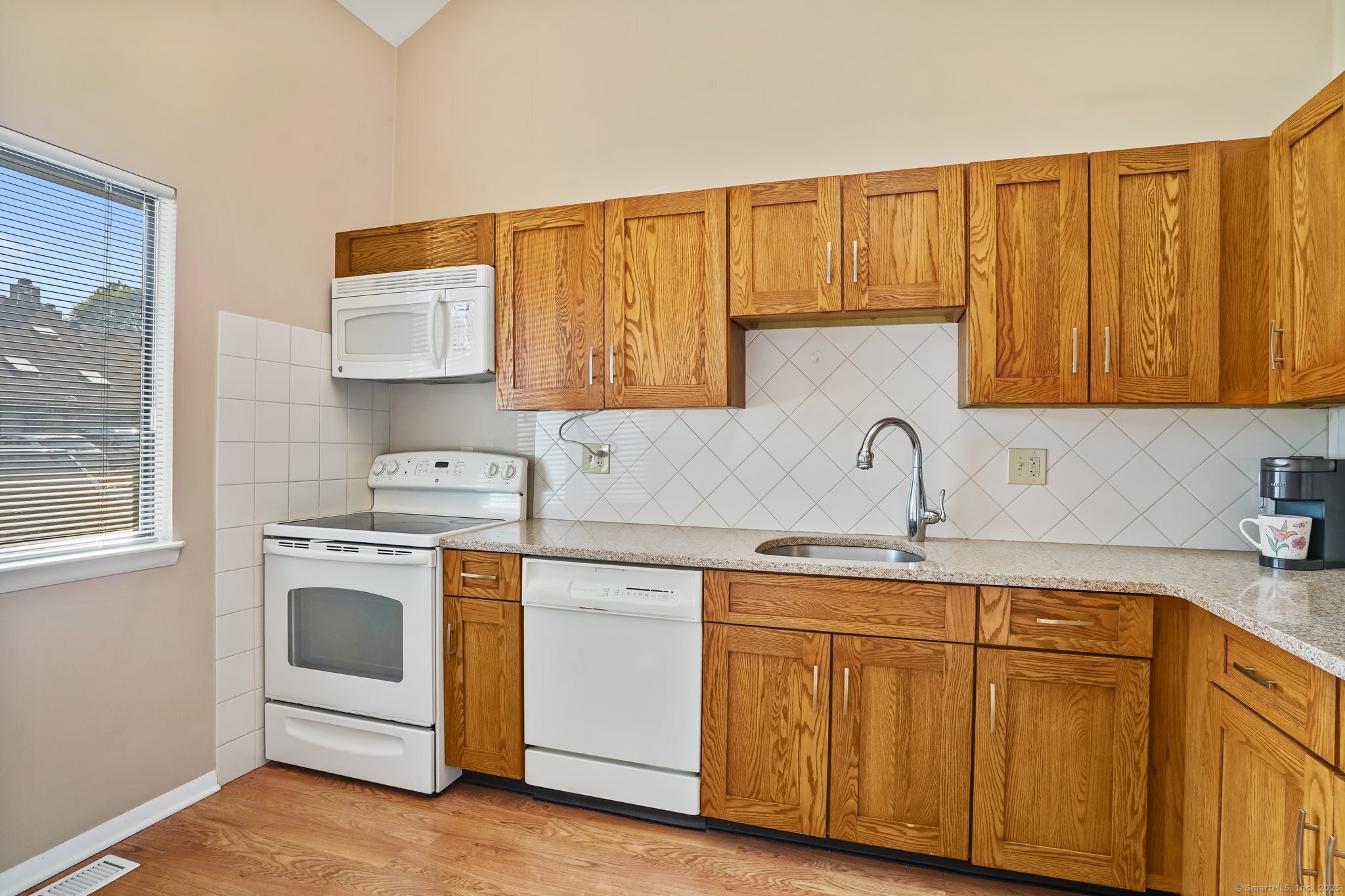 2437 Bedford Street E5