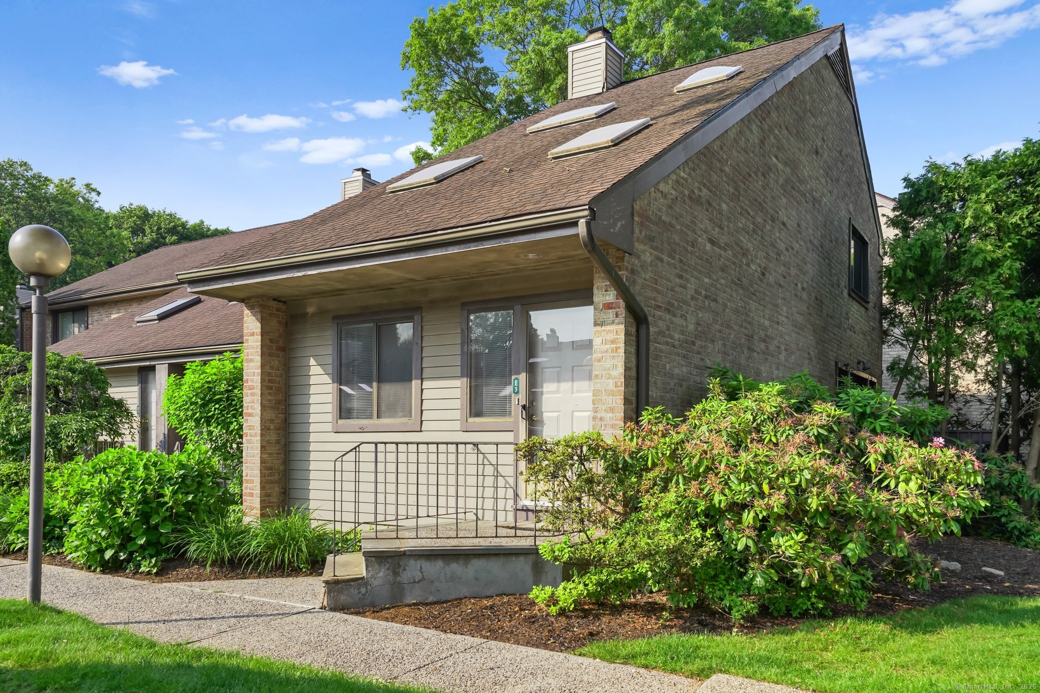 2437 Bedford Street E5