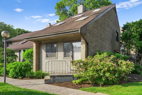 2437 Bedford Street E5 Stamford CT 06905
