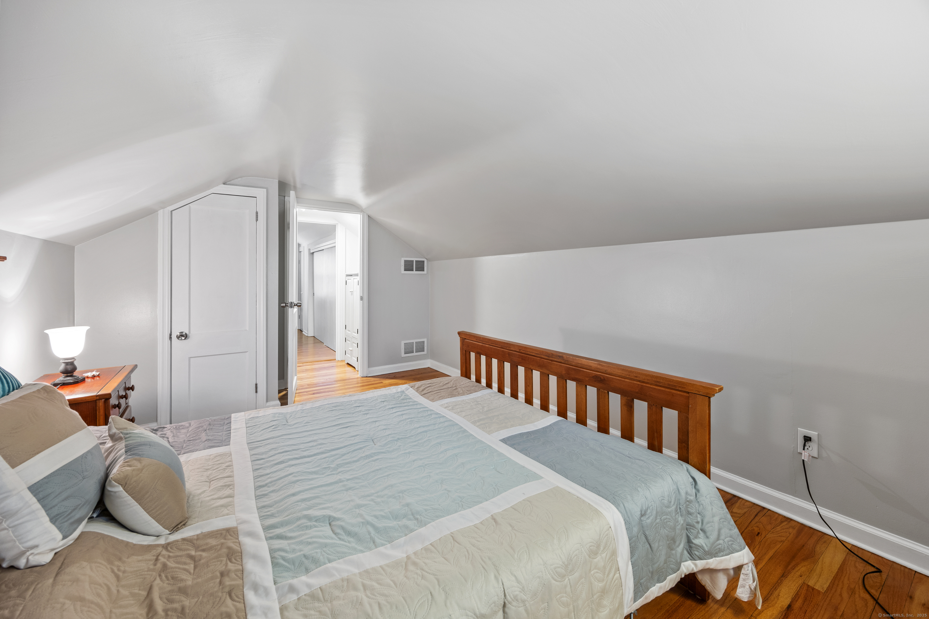 Naugatuck, Connecticut 06770, United States, 4 Bedrooms Bedrooms, ,2 BathroomsBathrooms,Residential,Pending,161017