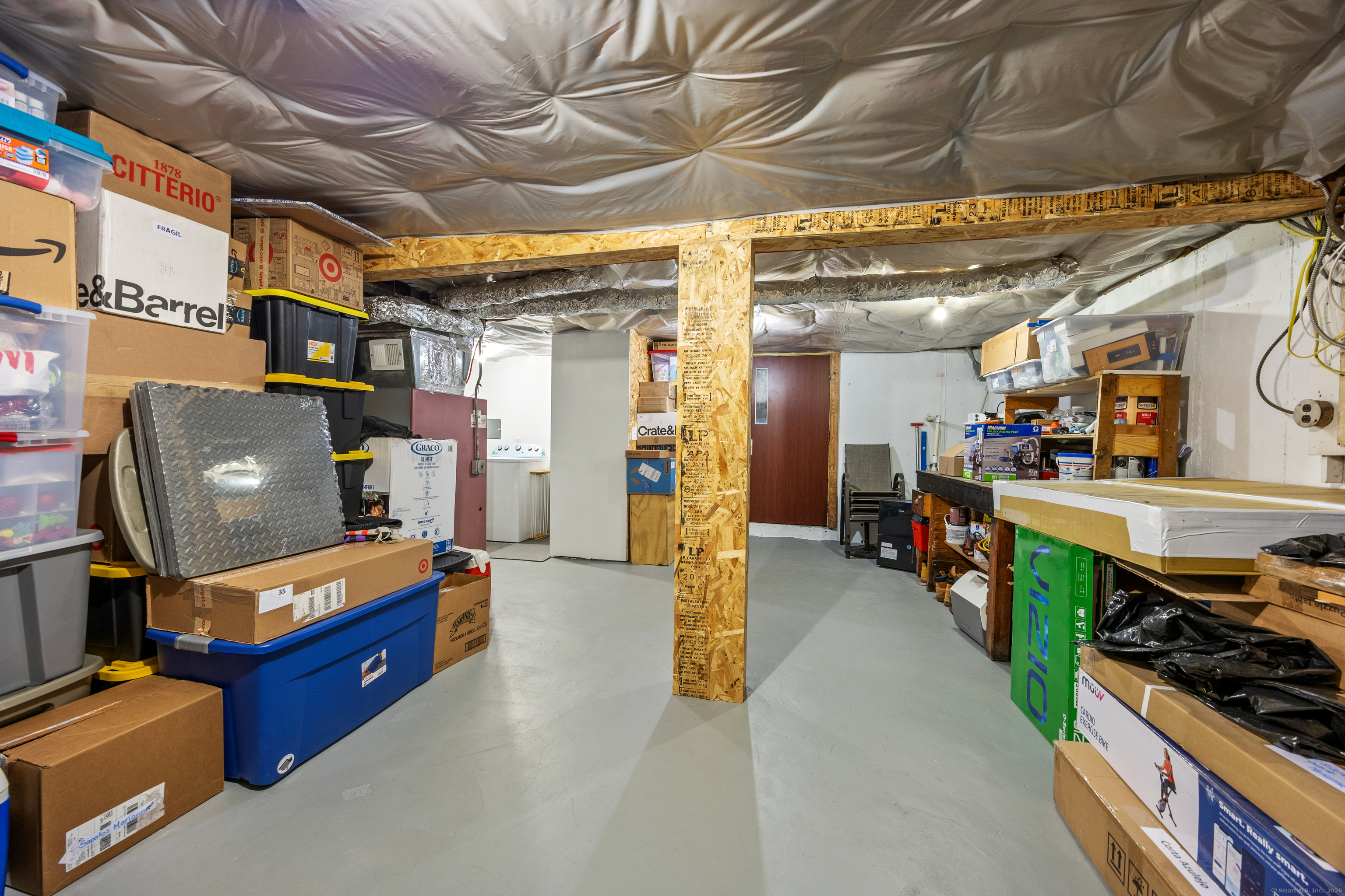 Naugatuck, Connecticut 06770, United States, 4 Bedrooms Bedrooms, ,2 BathroomsBathrooms,Residential,Pending,161017