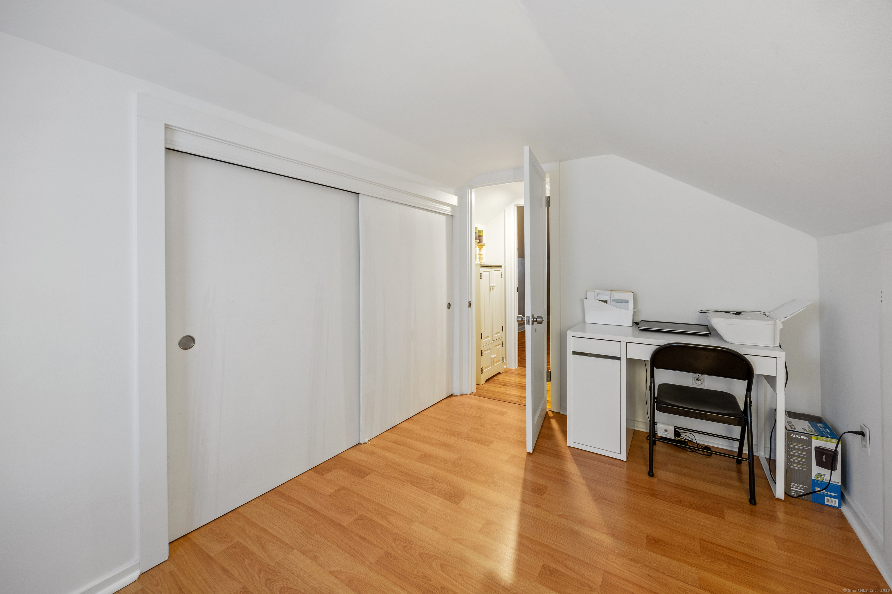 Naugatuck, Connecticut 06770, United States, 4 Bedrooms Bedrooms, ,2 BathroomsBathrooms,Residential,Pending,161017