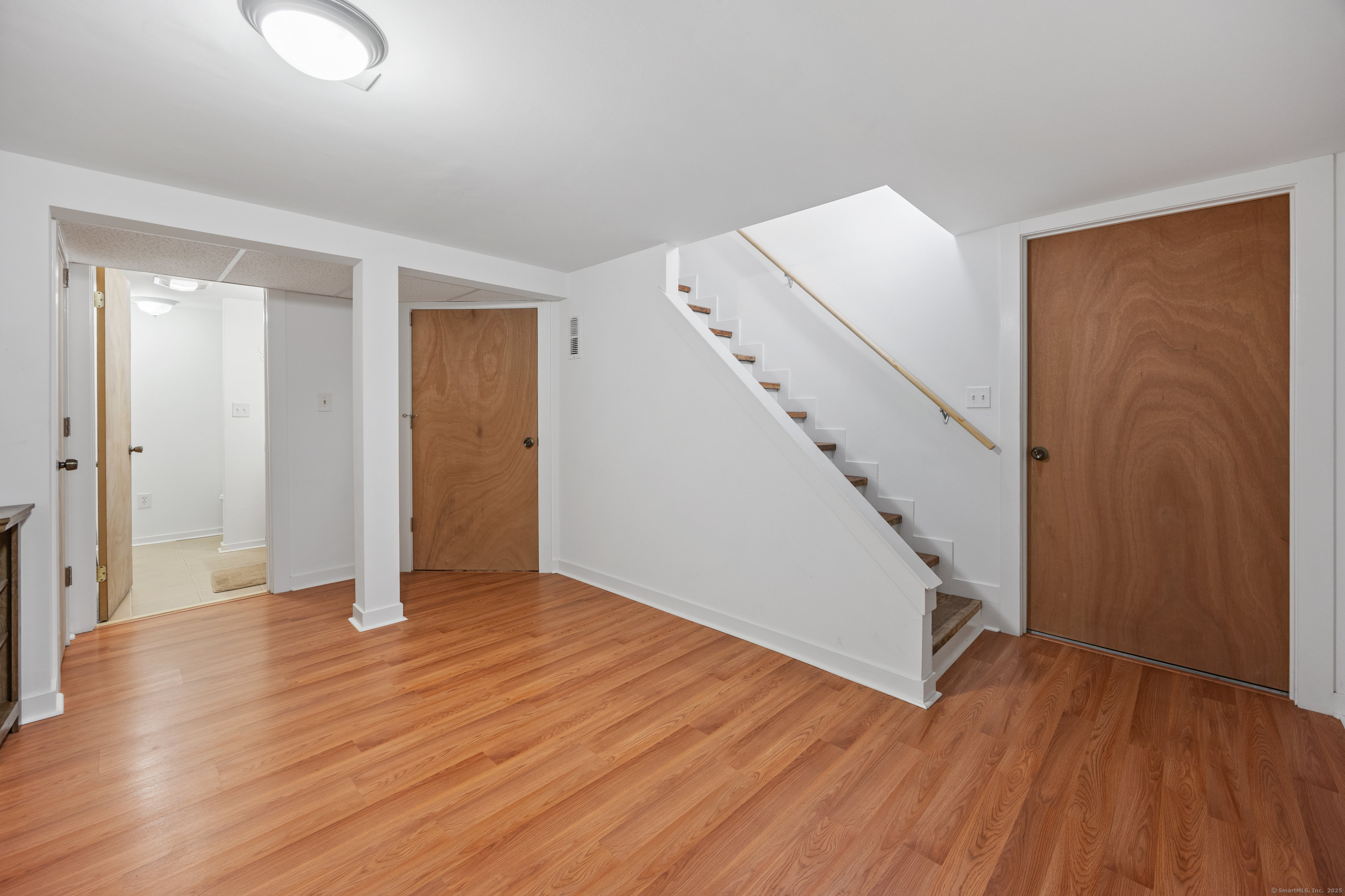 Naugatuck, Connecticut 06770, United States, 4 Bedrooms Bedrooms, ,2 BathroomsBathrooms,Residential,Pending,161017