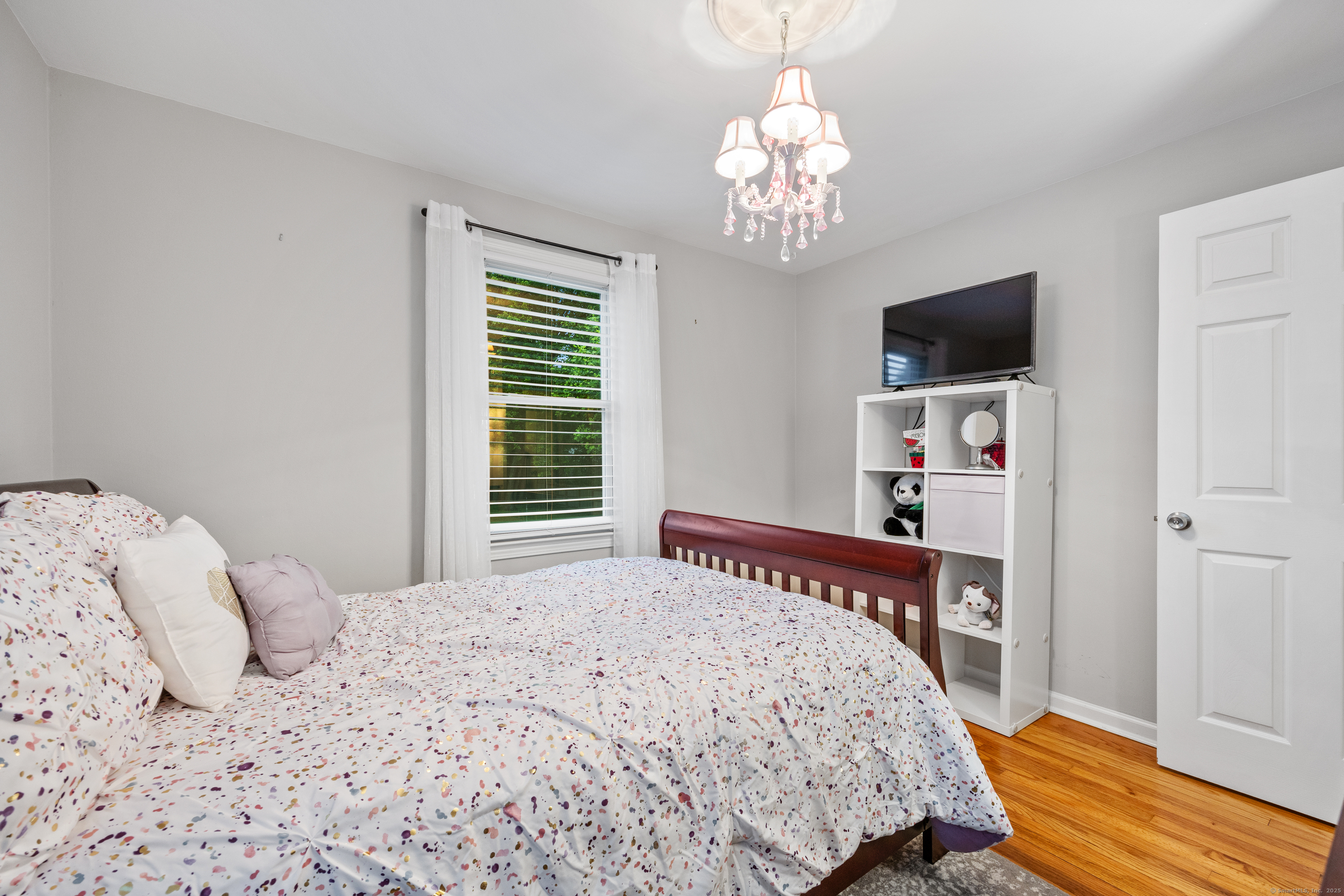 Naugatuck, Connecticut 06770, United States, 4 Bedrooms Bedrooms, ,2 BathroomsBathrooms,Residential,Pending,161017