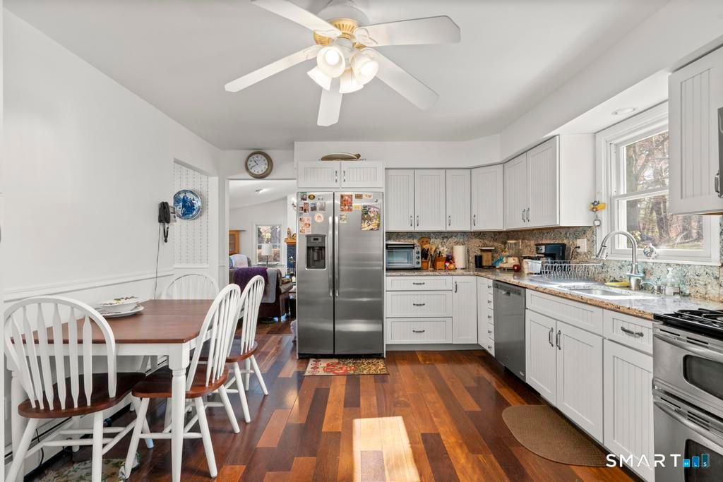 Photo of 290 Tanglewood Circle, Milford, CT 06461 (MLS # 24166327)