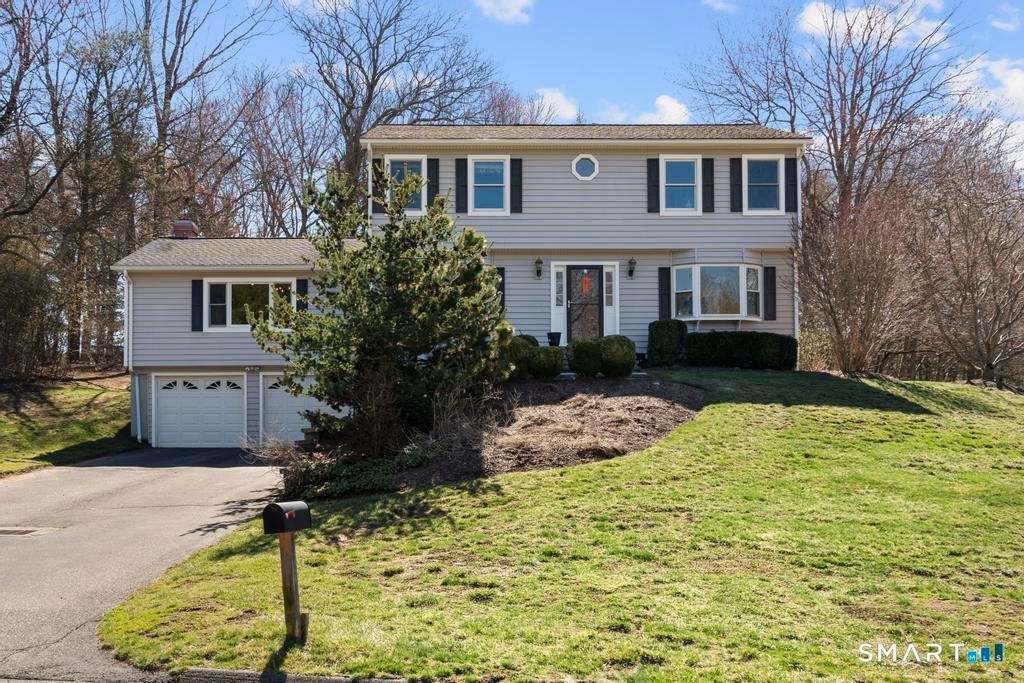 Photo of 290 Tanglewood Circle, Milford, CT 06461 (MLS # 24166327)