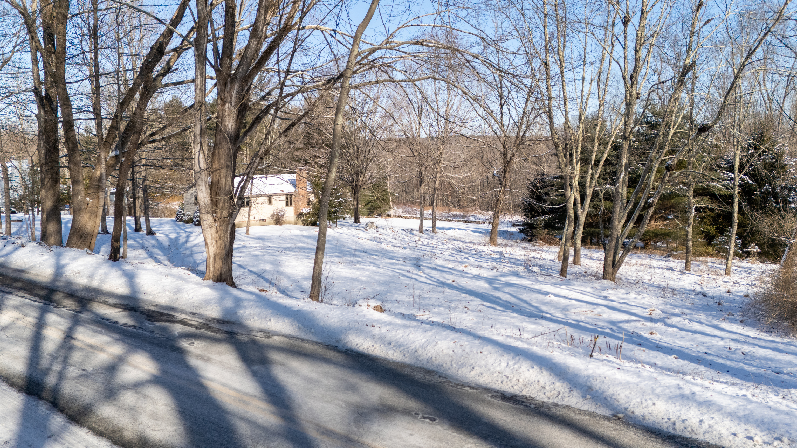 Colchester, Connecticut 06415, United States, 3 Bedrooms Bedrooms, ,2 BathroomsBathrooms,Residential,Pending,14851