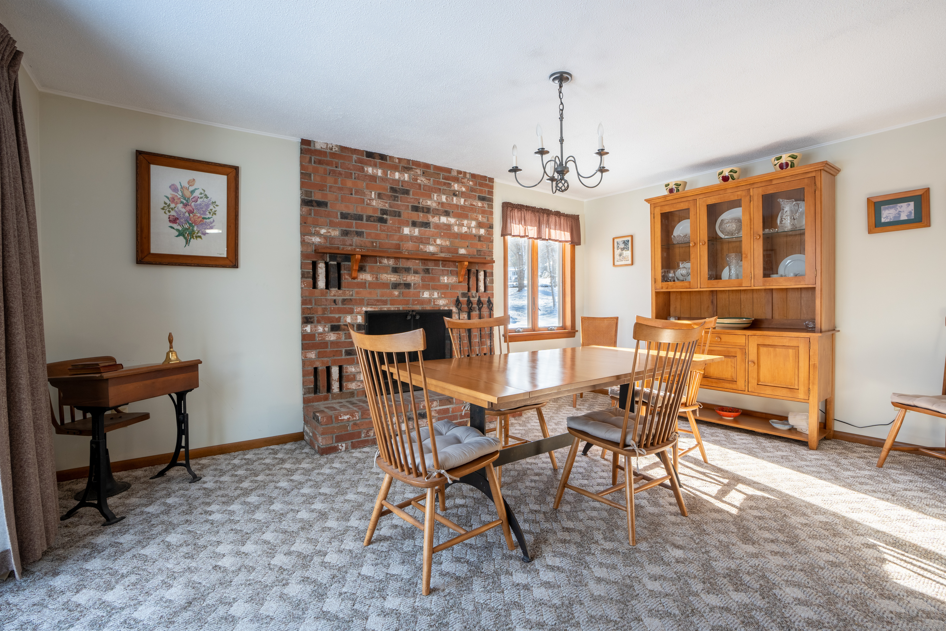 Colchester, Connecticut 06415, United States, 3 Bedrooms Bedrooms, ,2 BathroomsBathrooms,Residential,Pending,14851