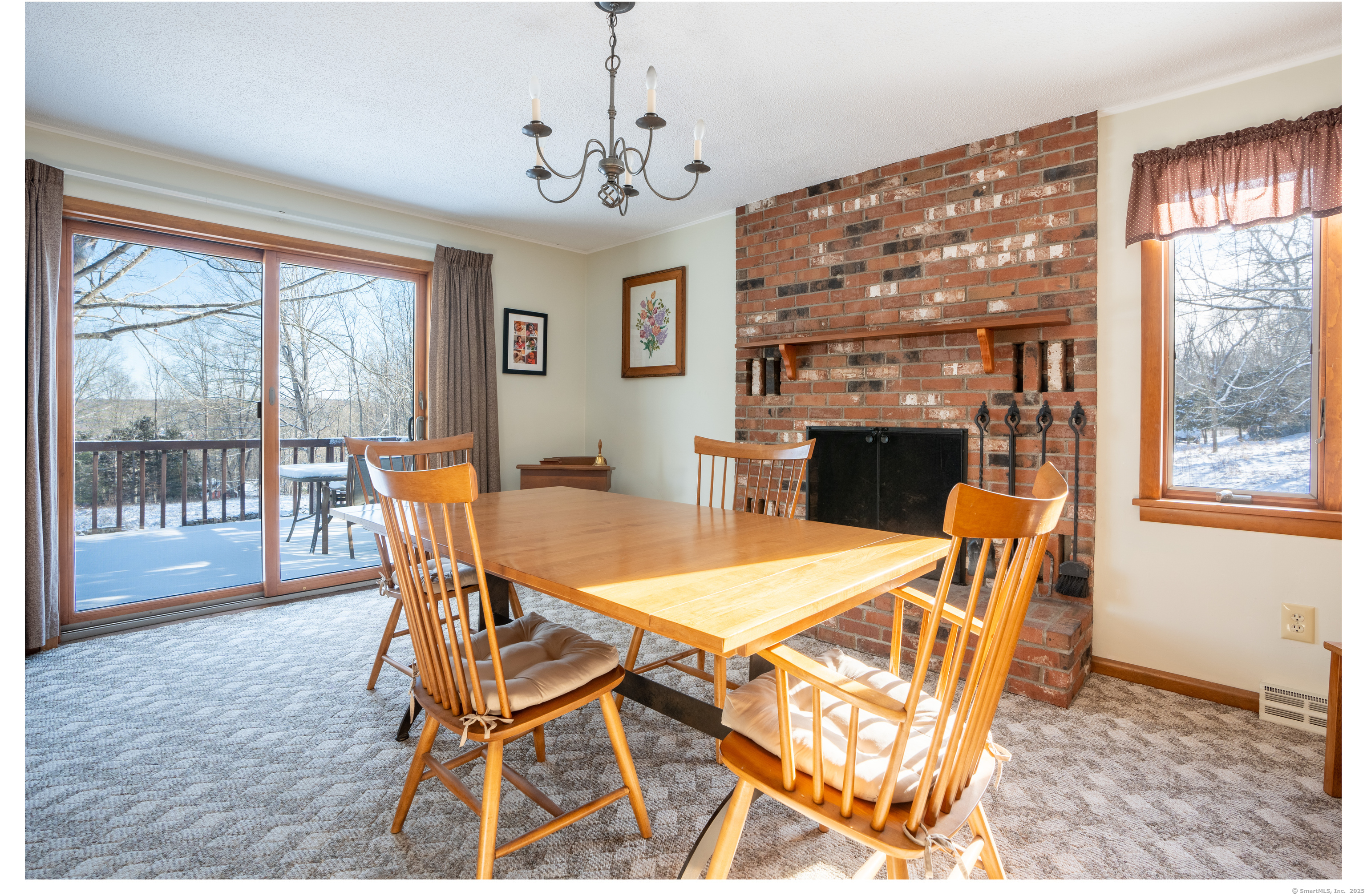 Colchester, Connecticut 06415, United States, 3 Bedrooms Bedrooms, ,2 BathroomsBathrooms,Residential,Pending,14851