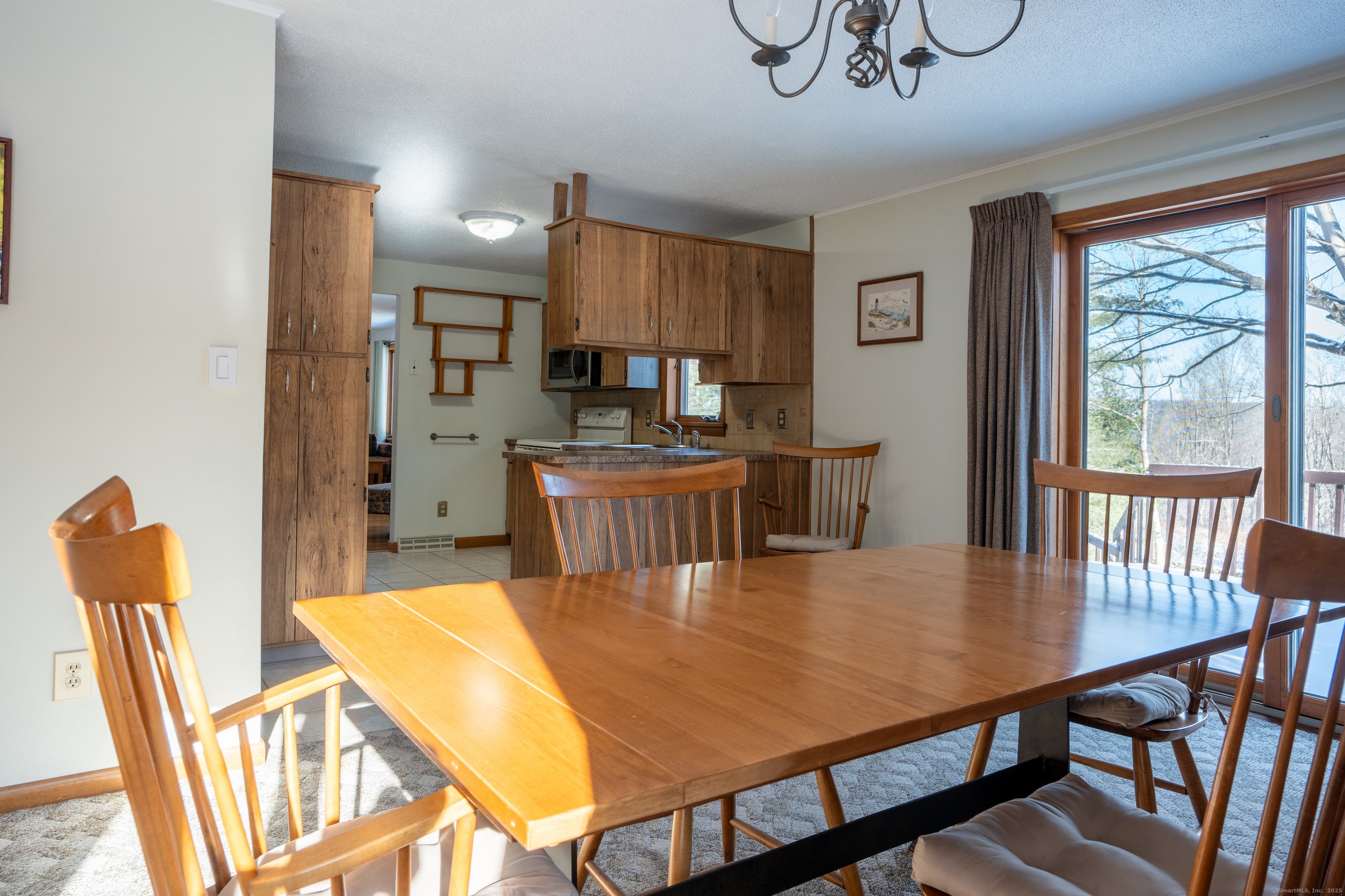 Colchester, Connecticut 06415, United States, 3 Bedrooms Bedrooms, ,2 BathroomsBathrooms,Residential,Pending,14851