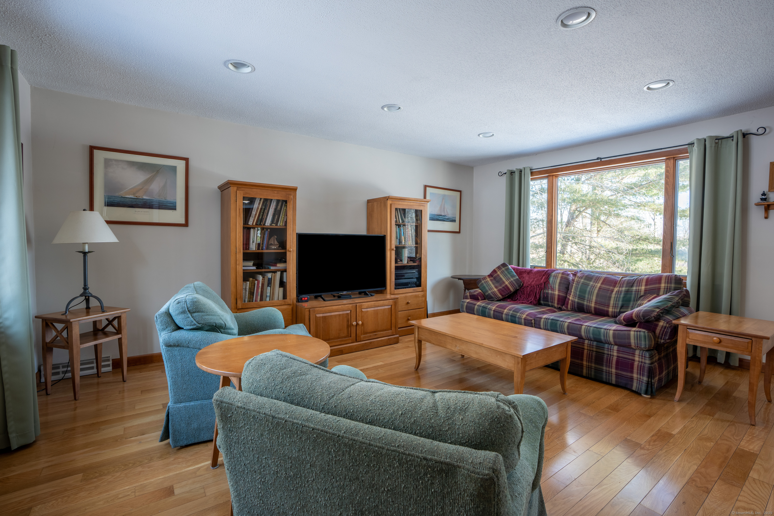 Colchester, Connecticut 06415, United States, 3 Bedrooms Bedrooms, ,2 BathroomsBathrooms,Residential,Pending,14851