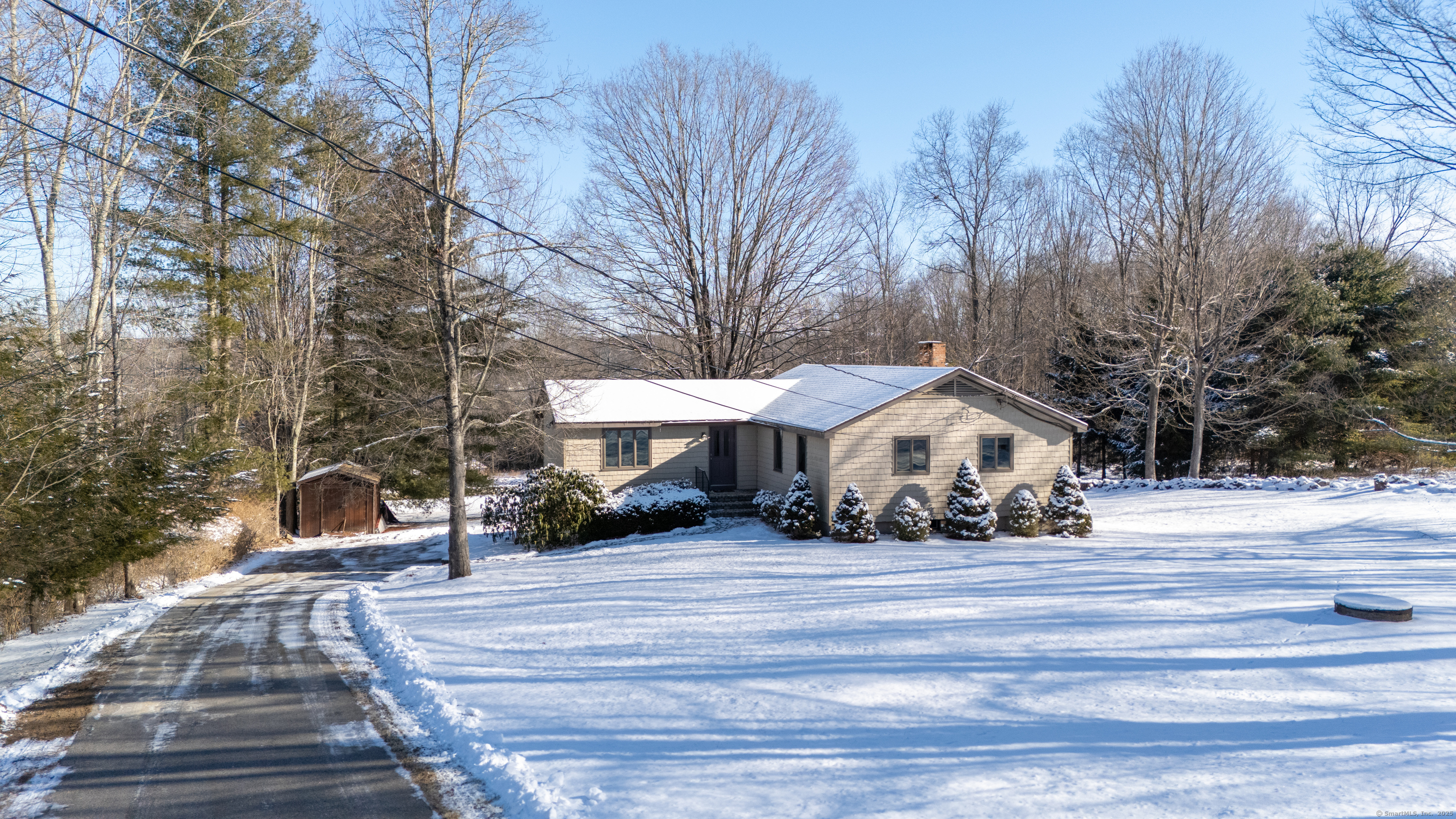 Colchester, Connecticut 06415, United States, 3 Bedrooms Bedrooms, ,2 BathroomsBathrooms,Residential,Pending,14851