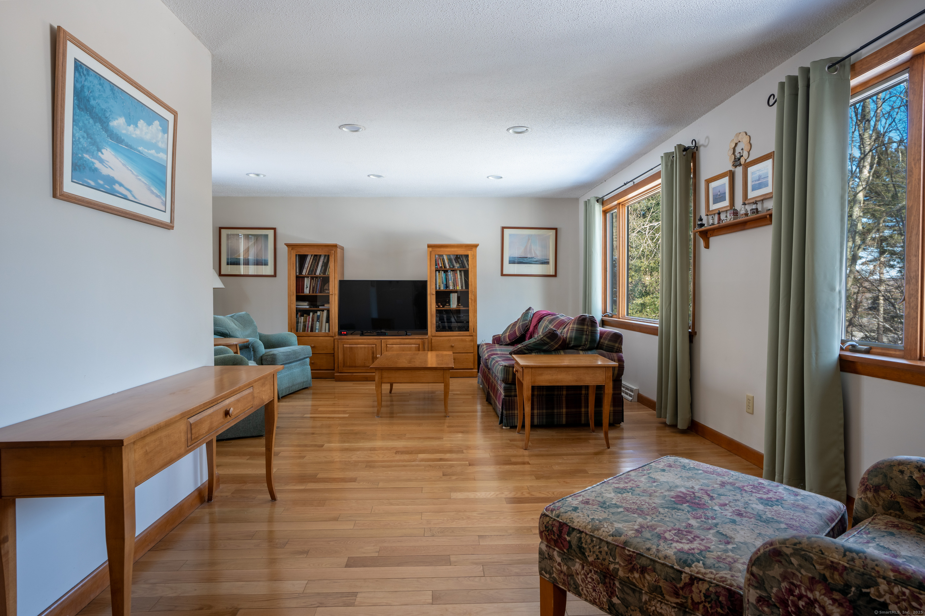 Colchester, Connecticut 06415, United States, 3 Bedrooms Bedrooms, ,2 BathroomsBathrooms,Residential,Pending,14851