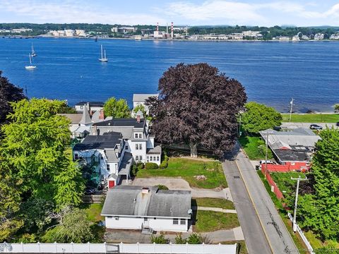 17 Gardner Avenue New London CT 06320