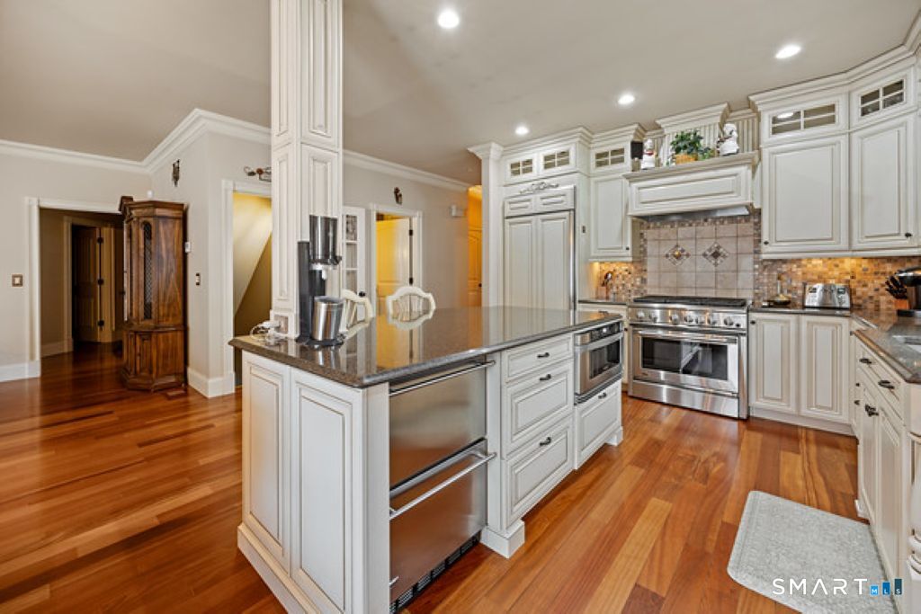 12 Spindle Hill Road 5E
