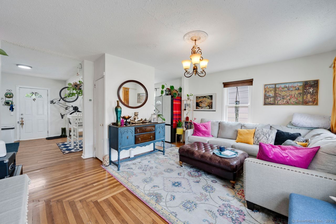 385 Blatchley Avenue