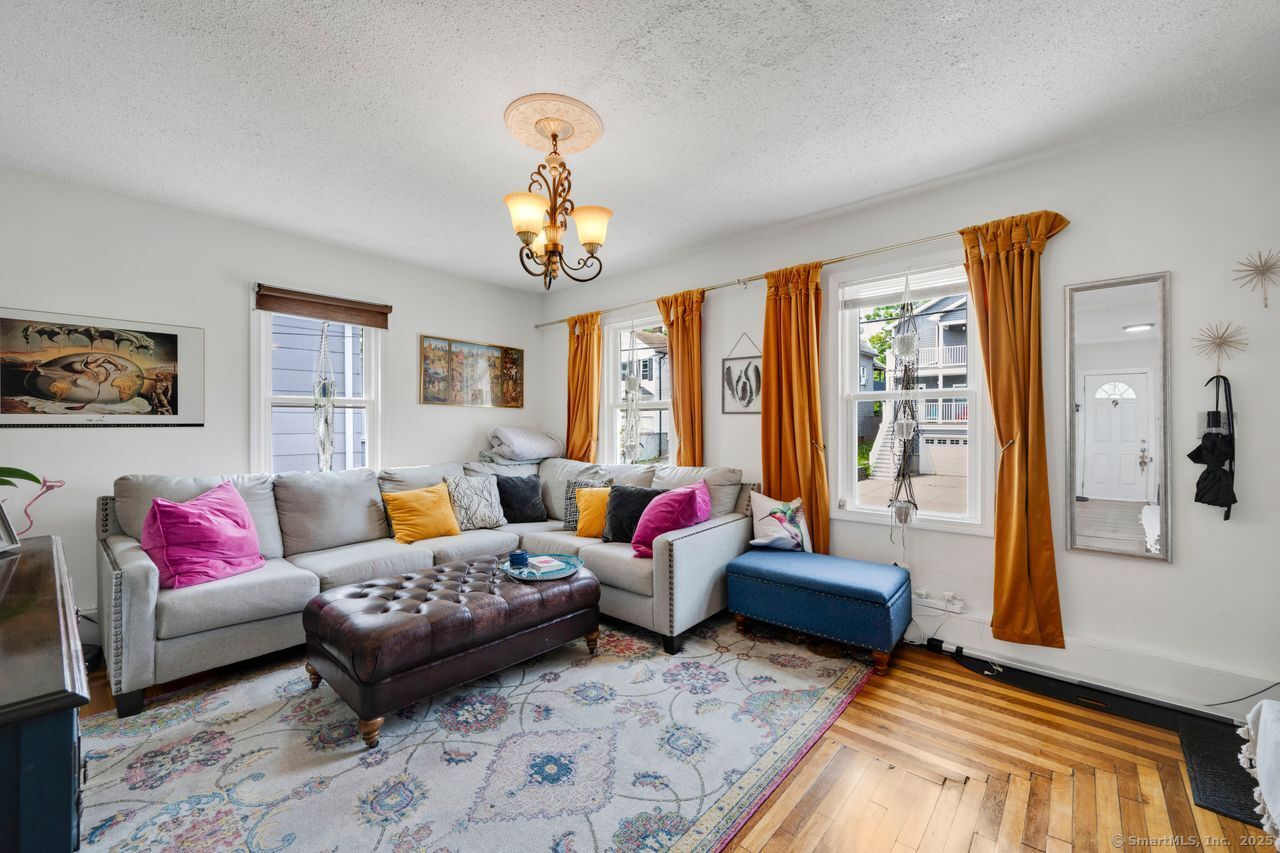 385 Blatchley Avenue