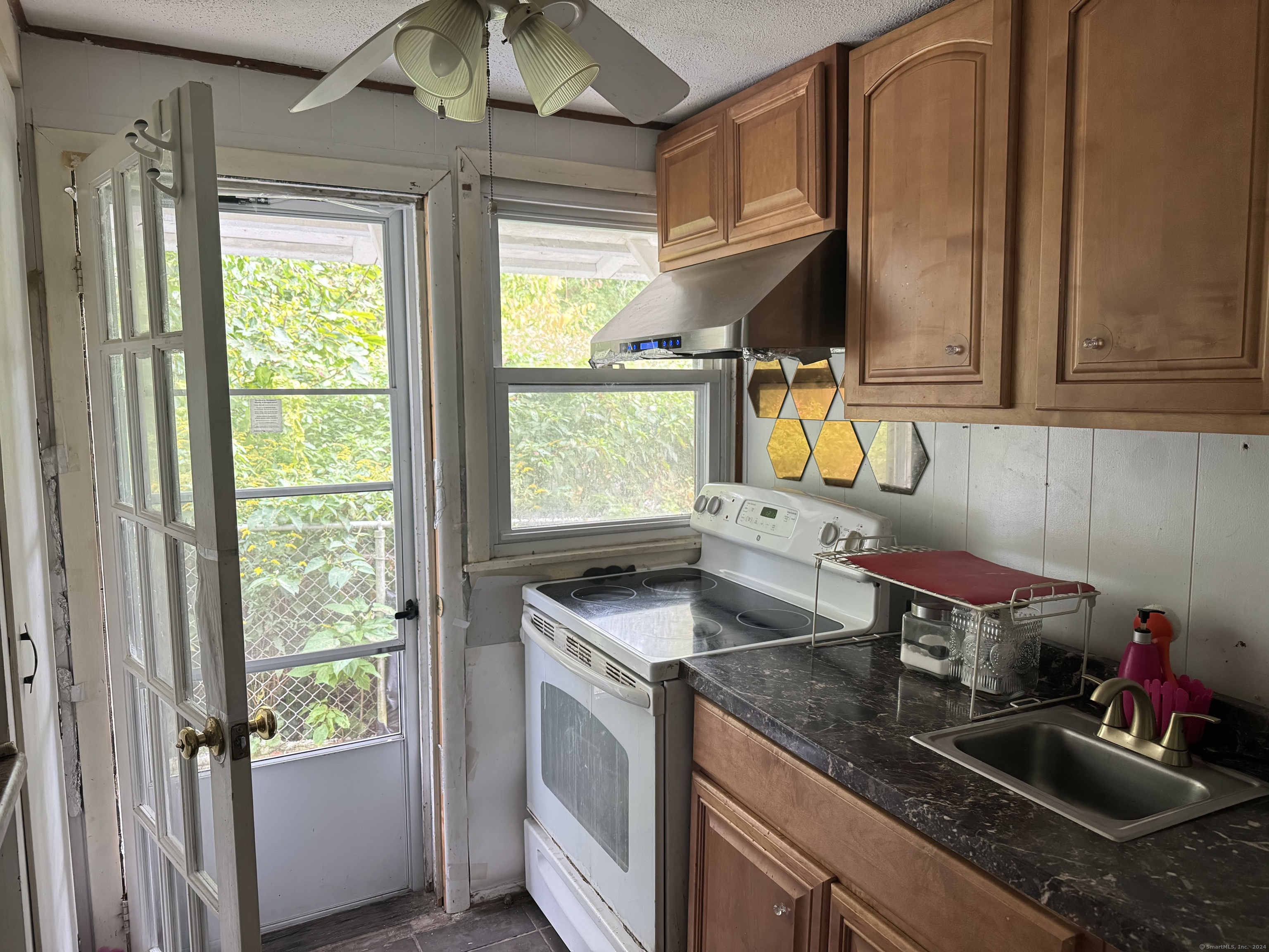 51 Tenth Street, Norwich, Connecticut image 4