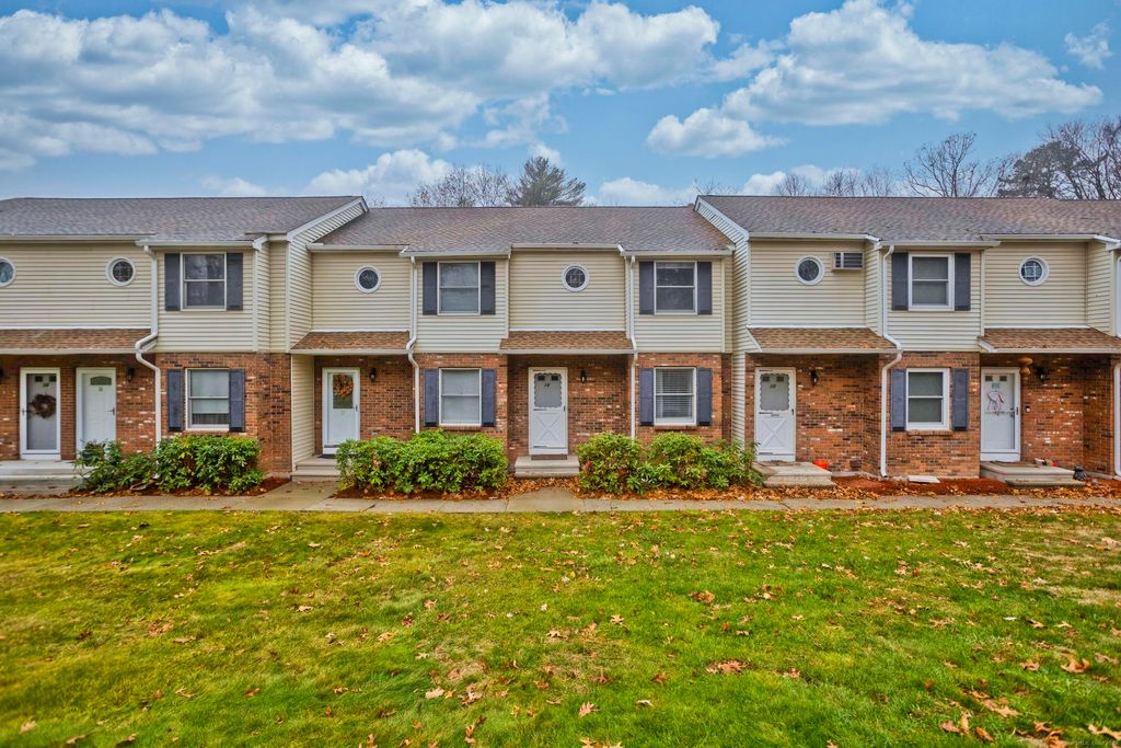 Photo of 18 Cranberry Hollow #18, Enfield, CT 06082 (MLS # 24142112)