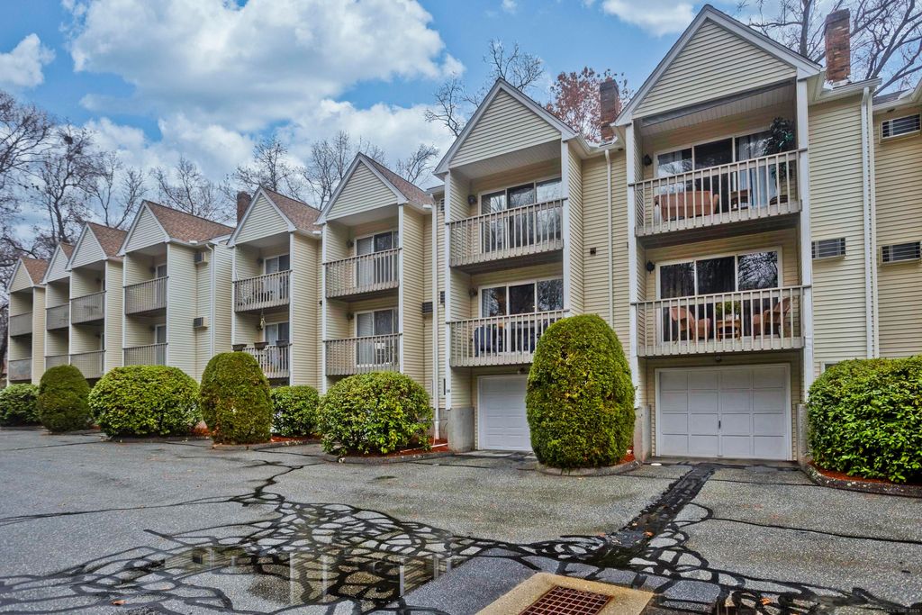 Photo of 18 Cranberry Hollow #18, Enfield, CT 06082 (MLS # 24142112)