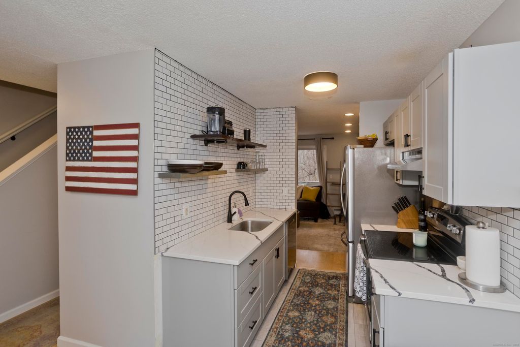 Photo of 18 Cranberry Hollow #18, Enfield, CT 06082 (MLS # 24142112)