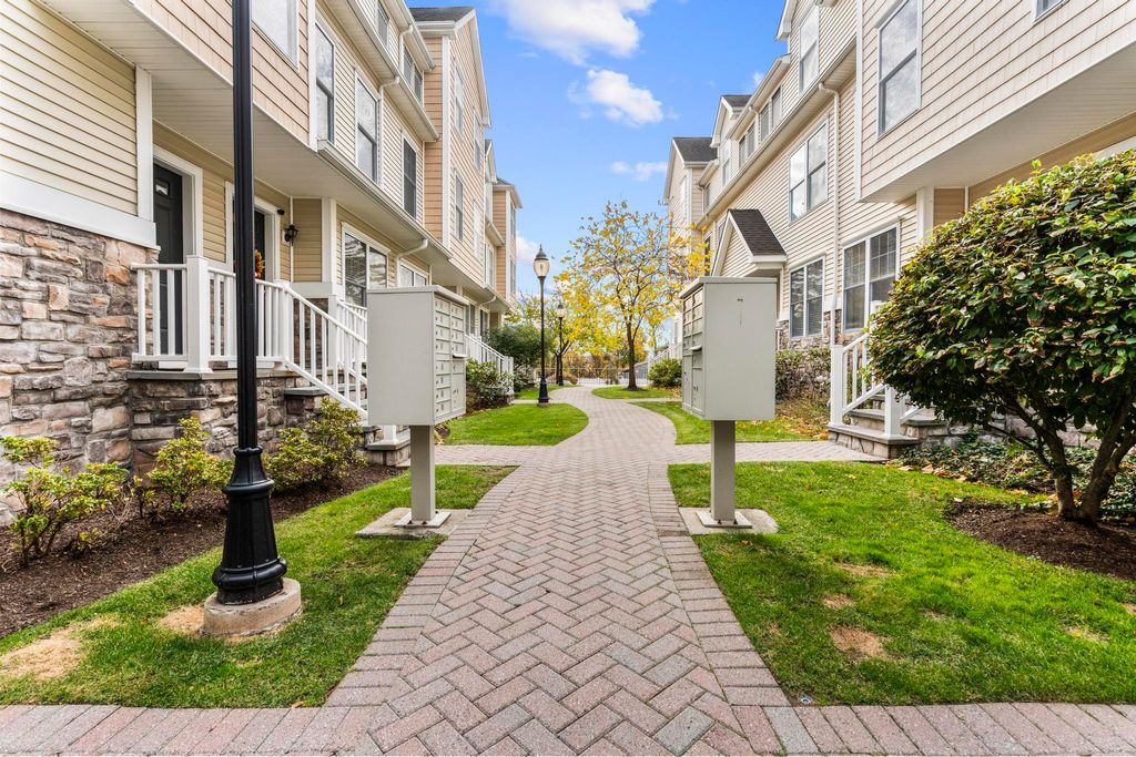 Photo of 85 Camp Avenue #APT 1F, Stamford, CT 06907 (MLS # 24138647)