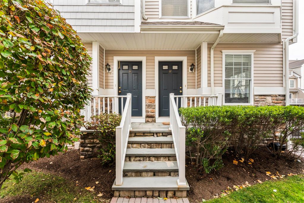 Photo of 85 Camp Avenue #APT 1F, Stamford, CT 06907 (MLS # 24138647)