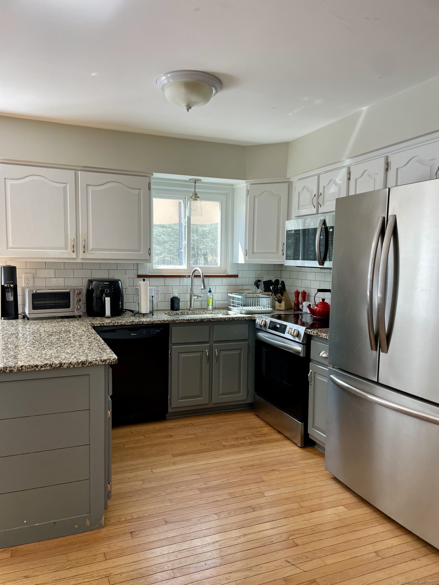 37 Colonial Ridge Drive, New Milford, Connecticut image 6