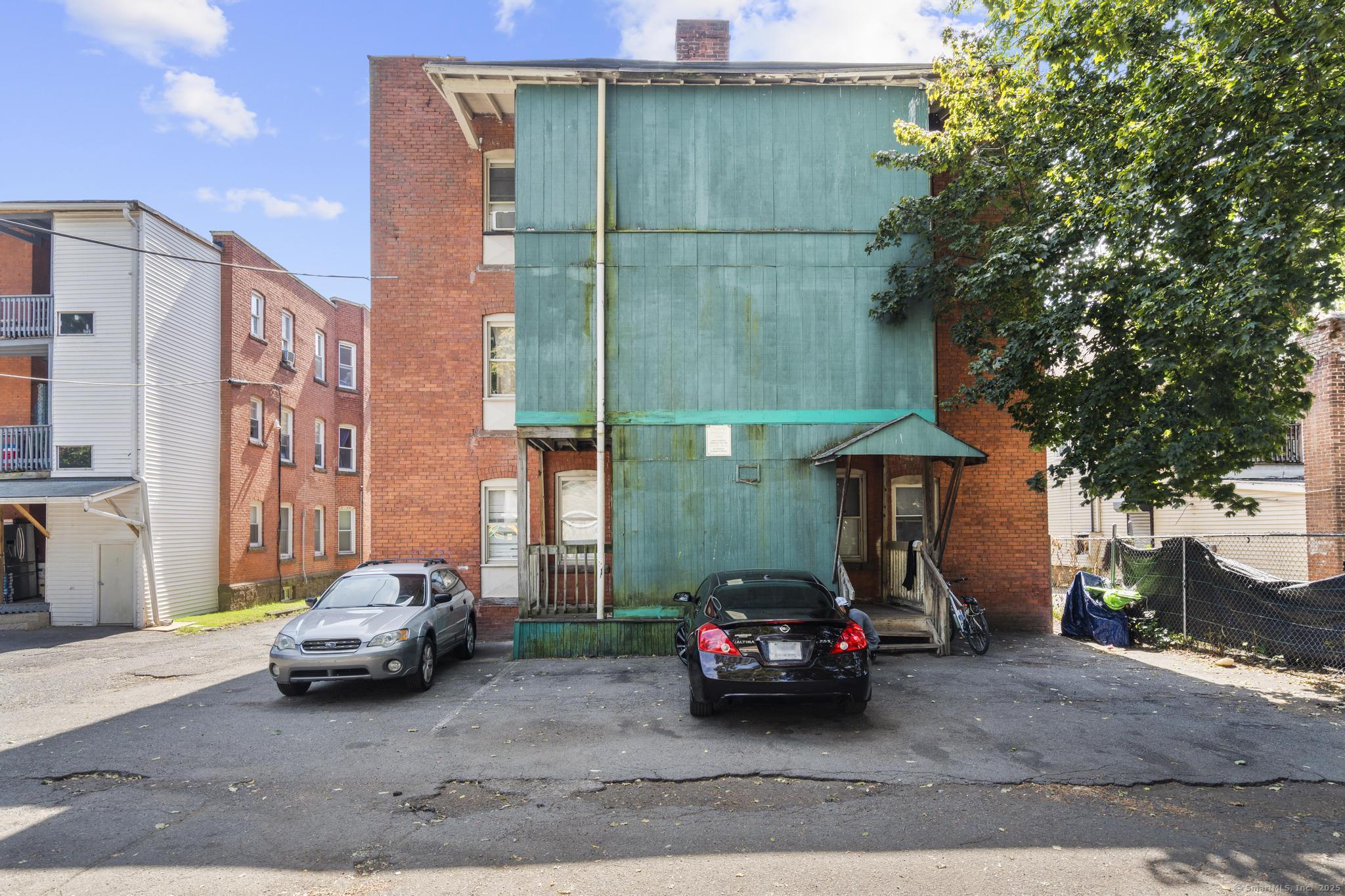 Hartford, Connecticut 06105, United States, 2 Bedrooms Bedrooms, ,Residential,Active,216036