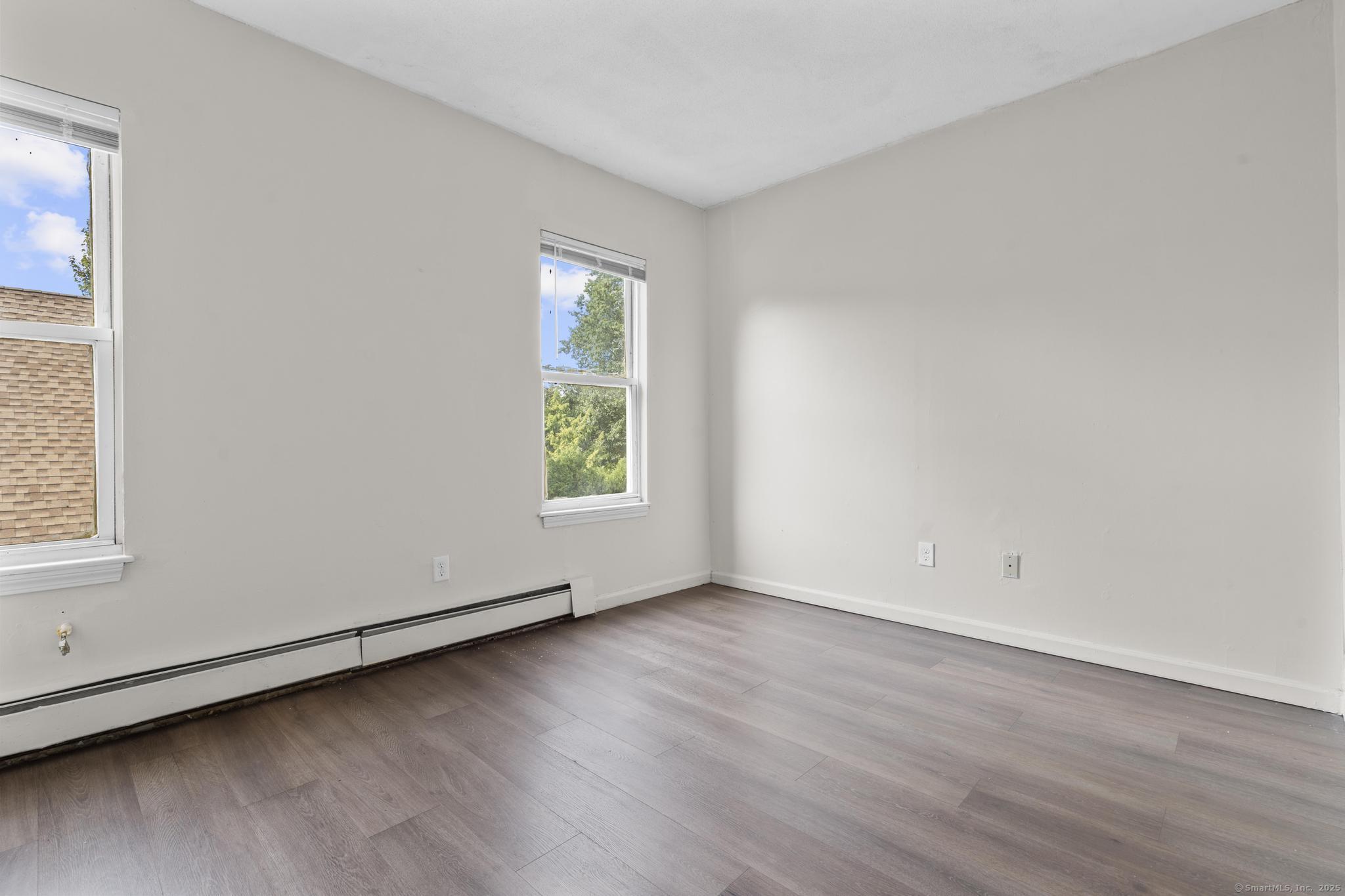 Hartford, Connecticut 06105, United States, 2 Bedrooms Bedrooms, ,Residential,Active,216036