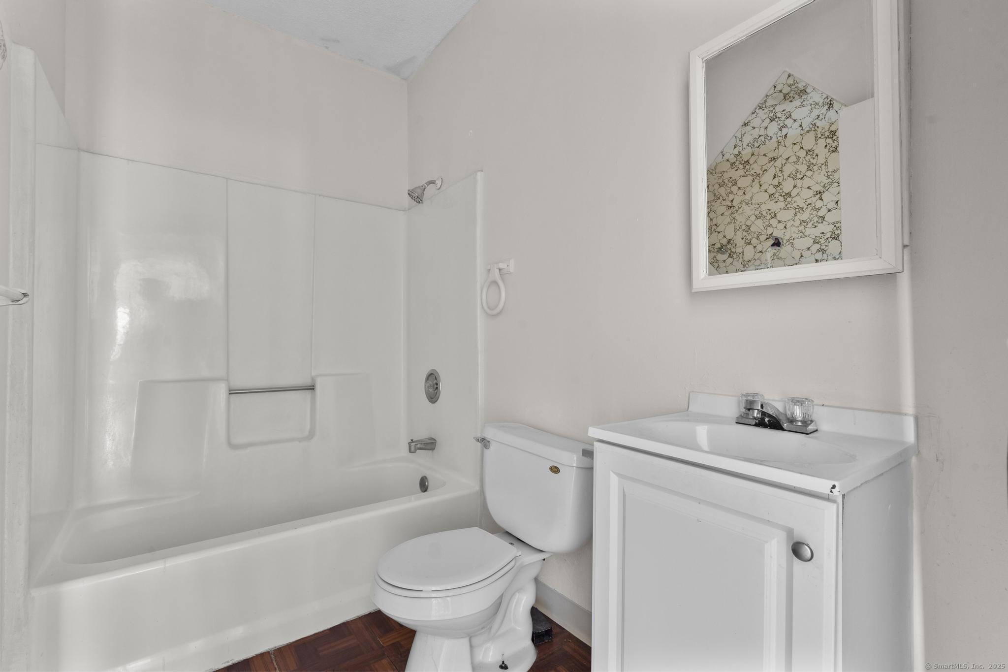 Hartford, Connecticut 06105, United States, 2 Bedrooms Bedrooms, ,Residential,Active,216036