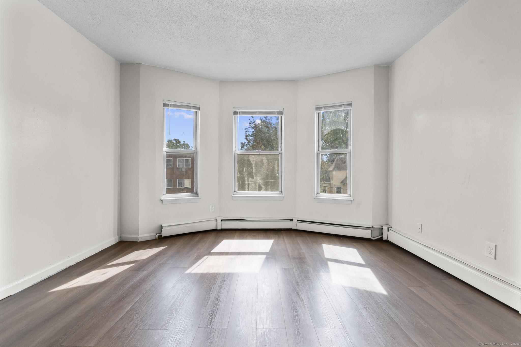 Hartford, Connecticut 06105, United States, 2 Bedrooms Bedrooms, ,Residential,Active,216036