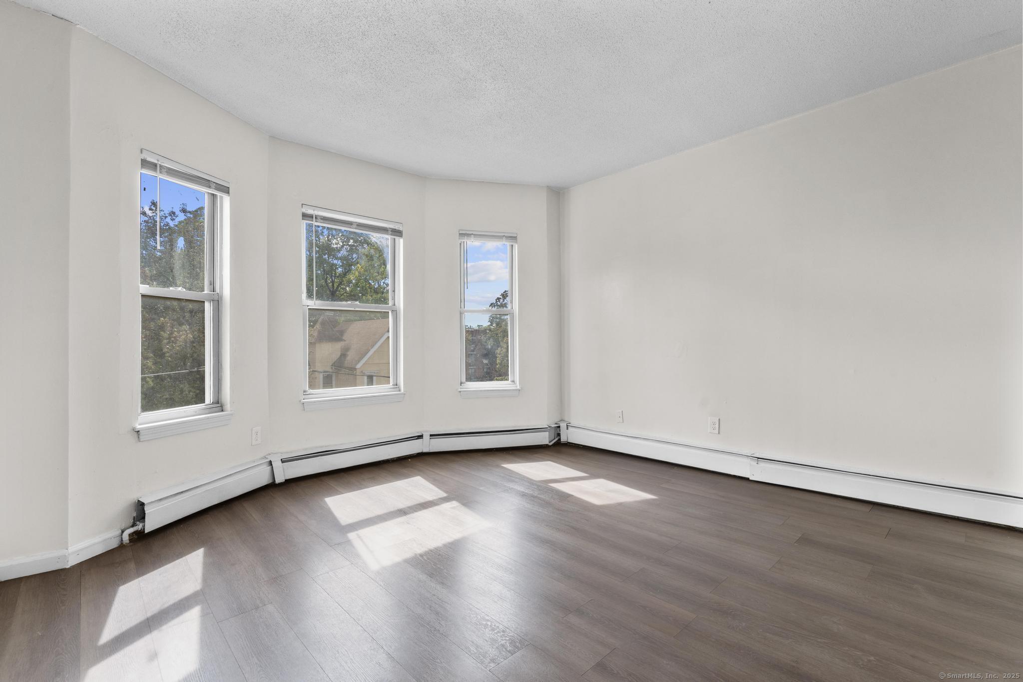 Hartford, Connecticut 06105, United States, 2 Bedrooms Bedrooms, ,Residential,Active,216036