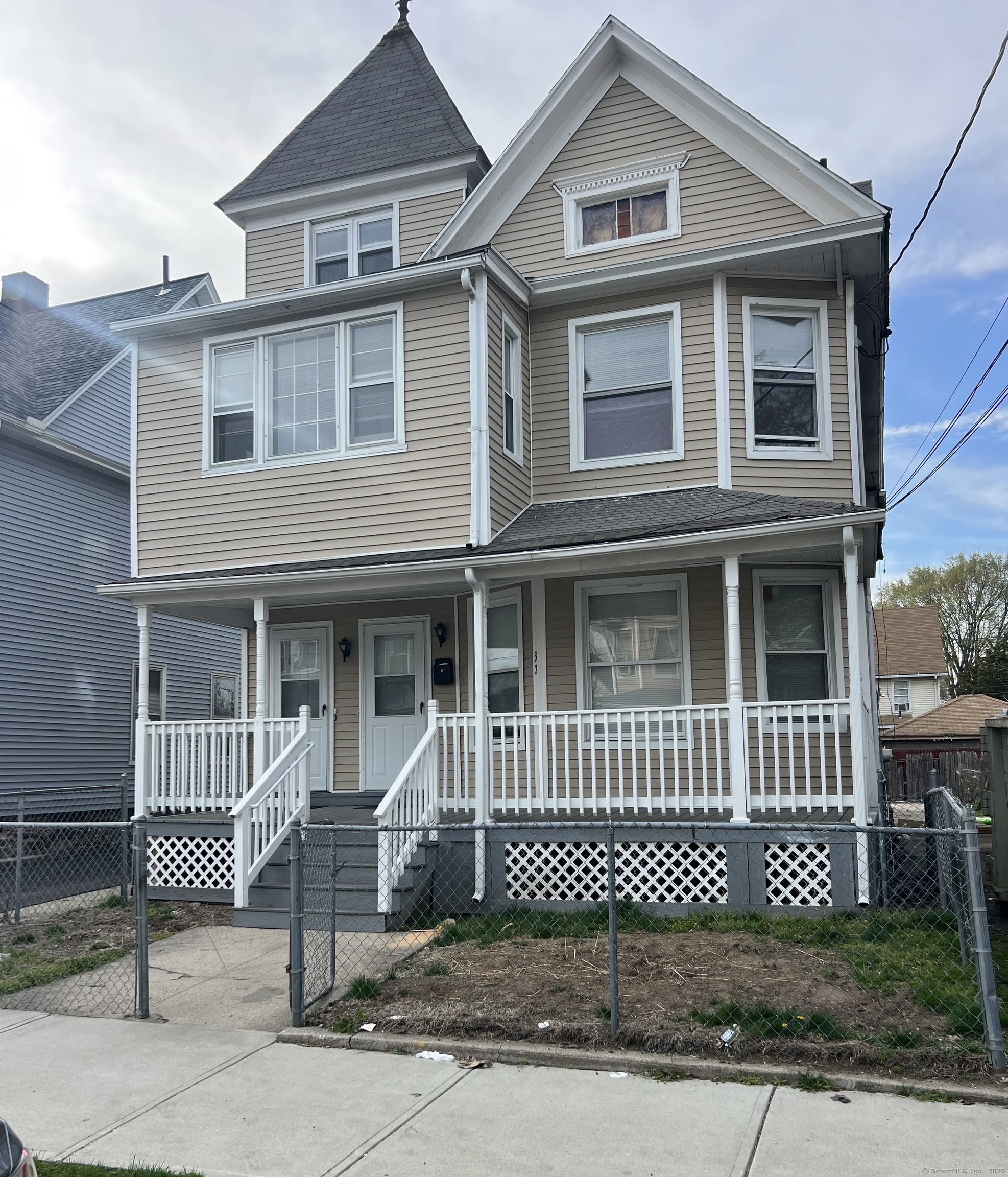Rental Property at Hazelwood Avenue 2, Bridgeport, Connecticut - Bedrooms: 5 
Bathrooms: 1 
Rooms: 8  - $3,400 MO.