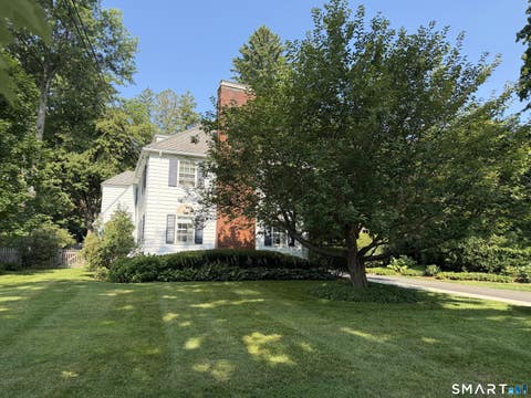 Photo of 25 Walbridge Road, West Hartford, CT 06119 (MLS # 24195427)