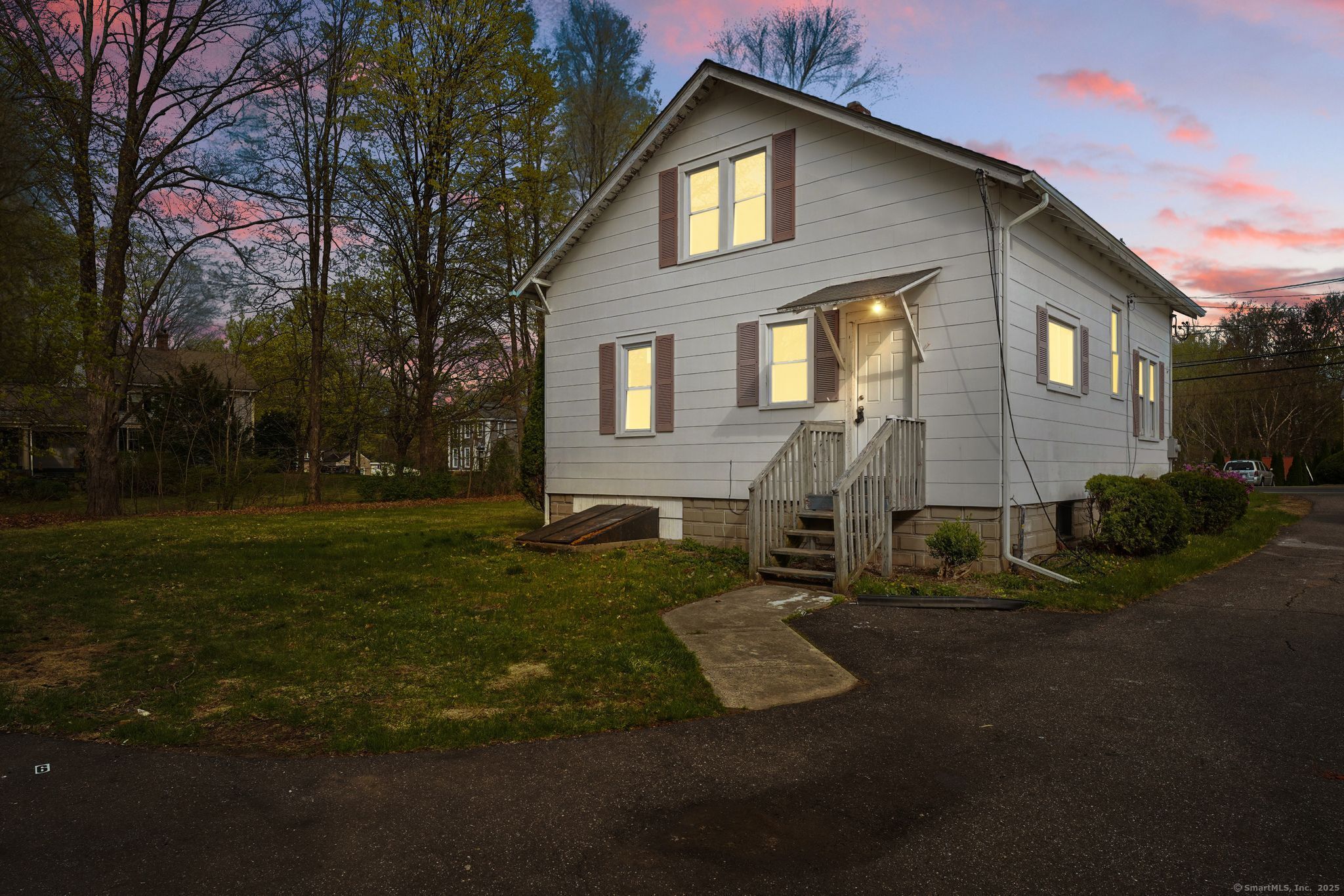 576 Main Street