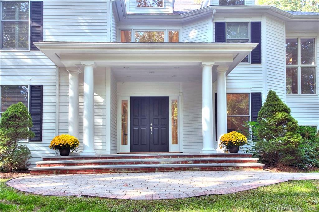 101 Brambley Hedge Circle