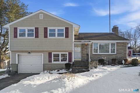 Tiny photo for 66 Bridgeview Place, Stratford, CT 06614 (MLS # 24157615)